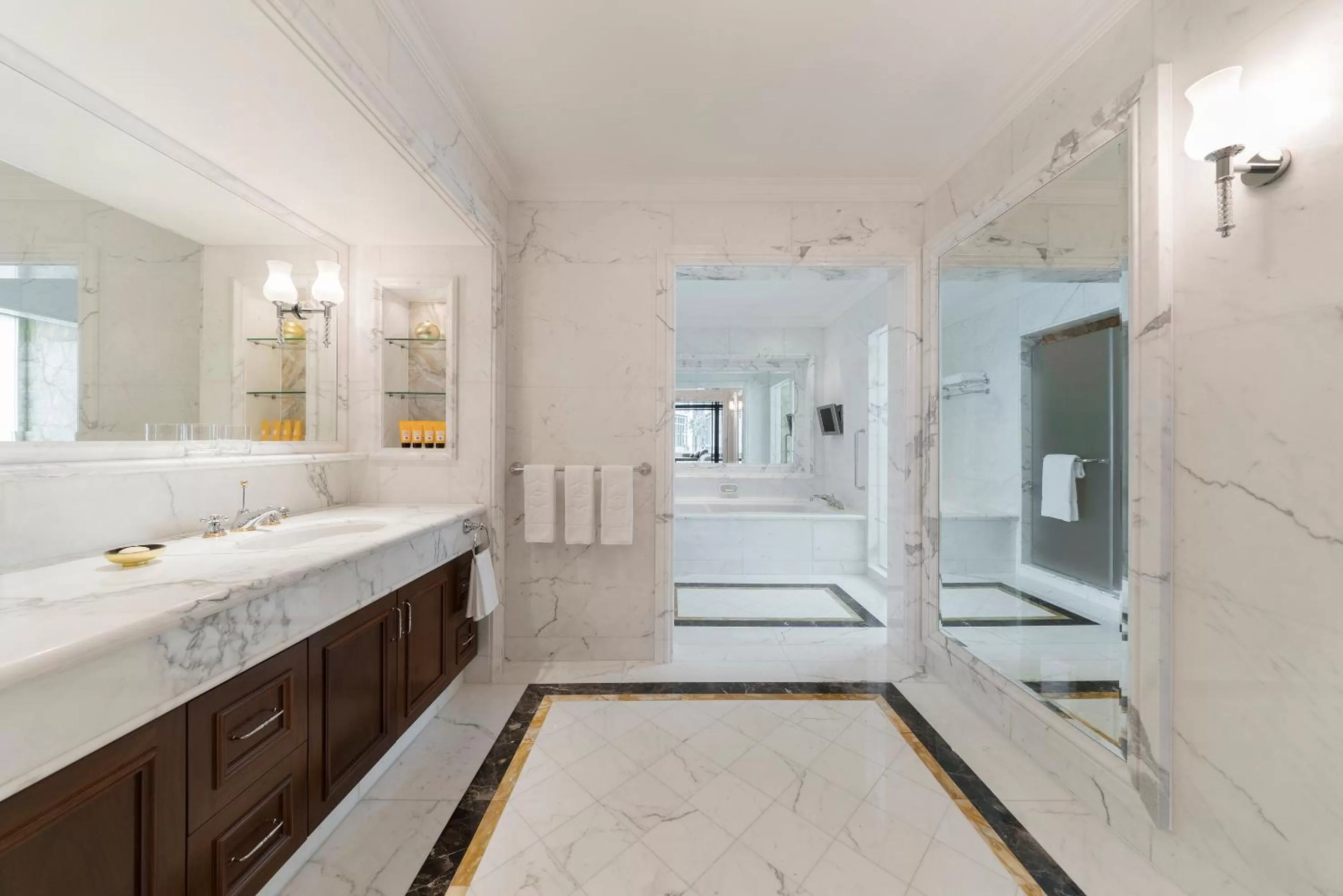 Day in Shangri-La Singapore