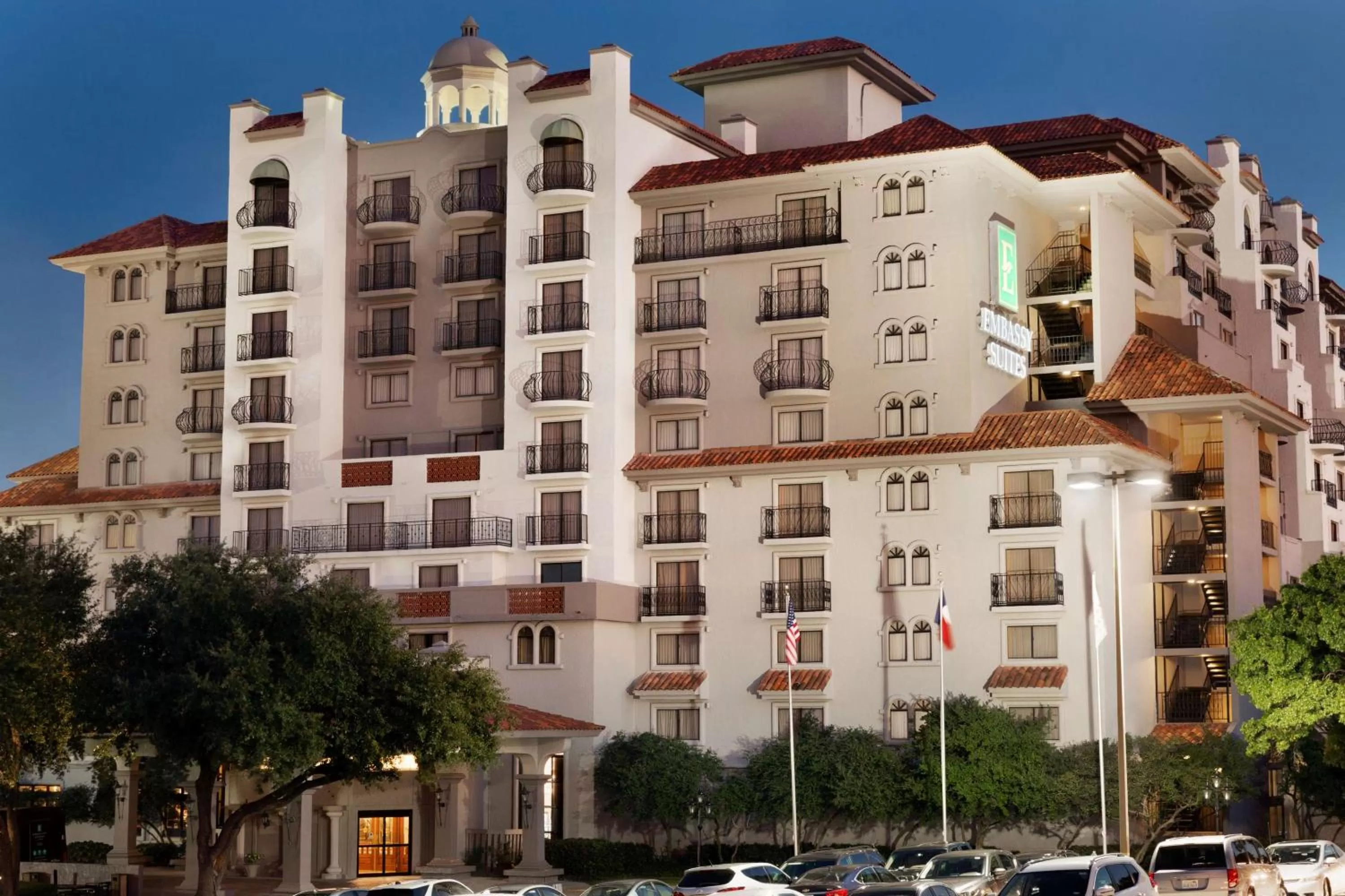 Property building in Embassy Suites by Hilton Dallas DFW Airport South