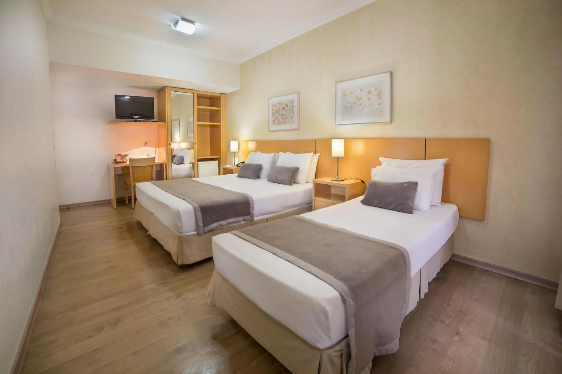 Bed, Room Photo in Cardum Hotel