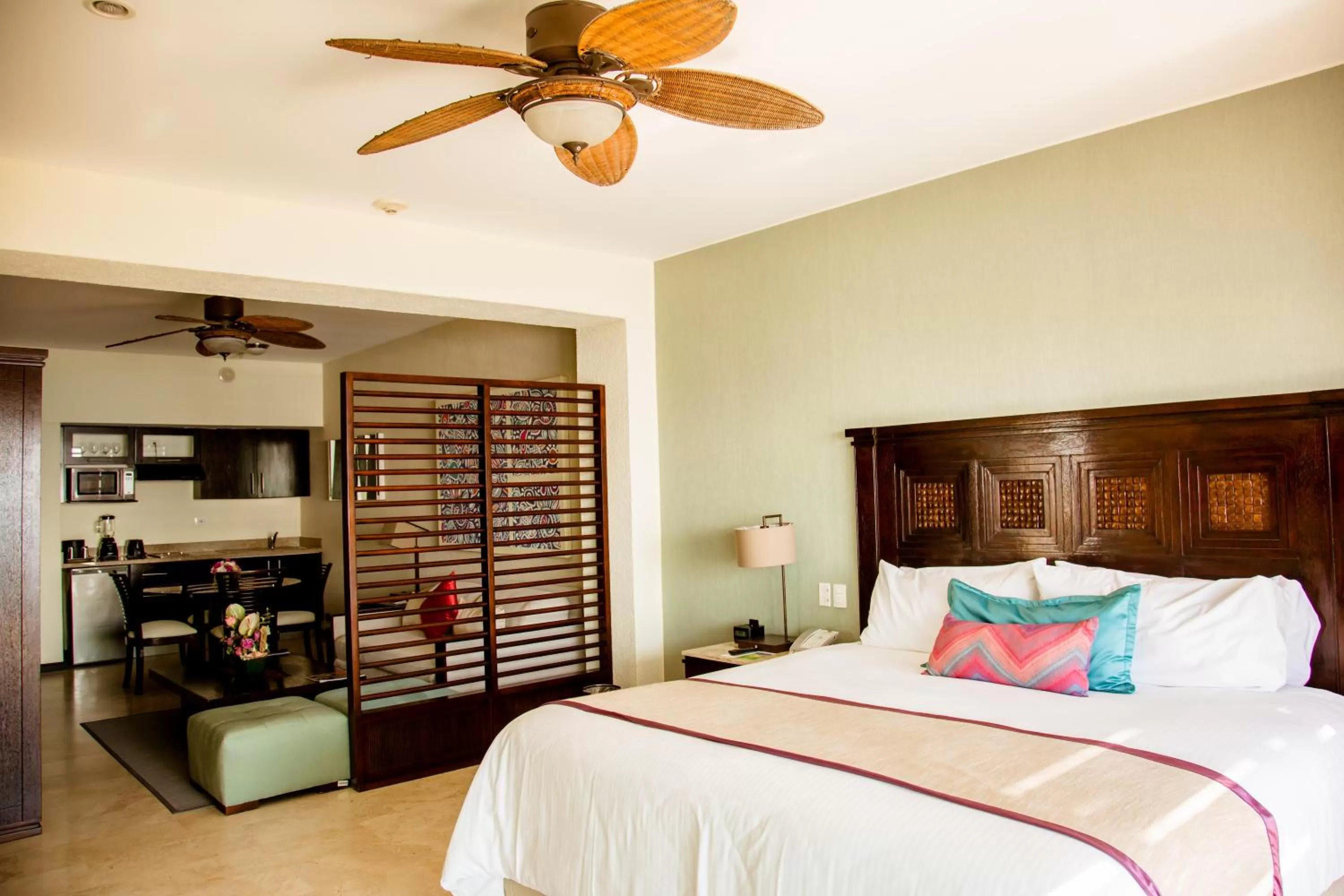 Bed in Casa Dorada Los Cabos Resort & Spa