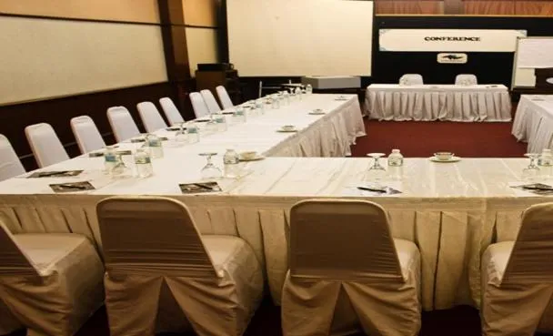 Meeting/conference room in De Rhu Beach Resort
