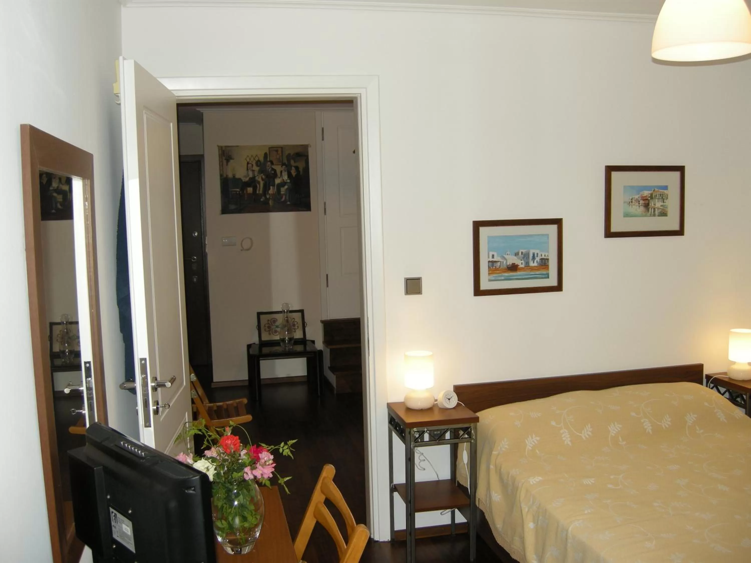 Bed in Veggie Garden Athens B&B