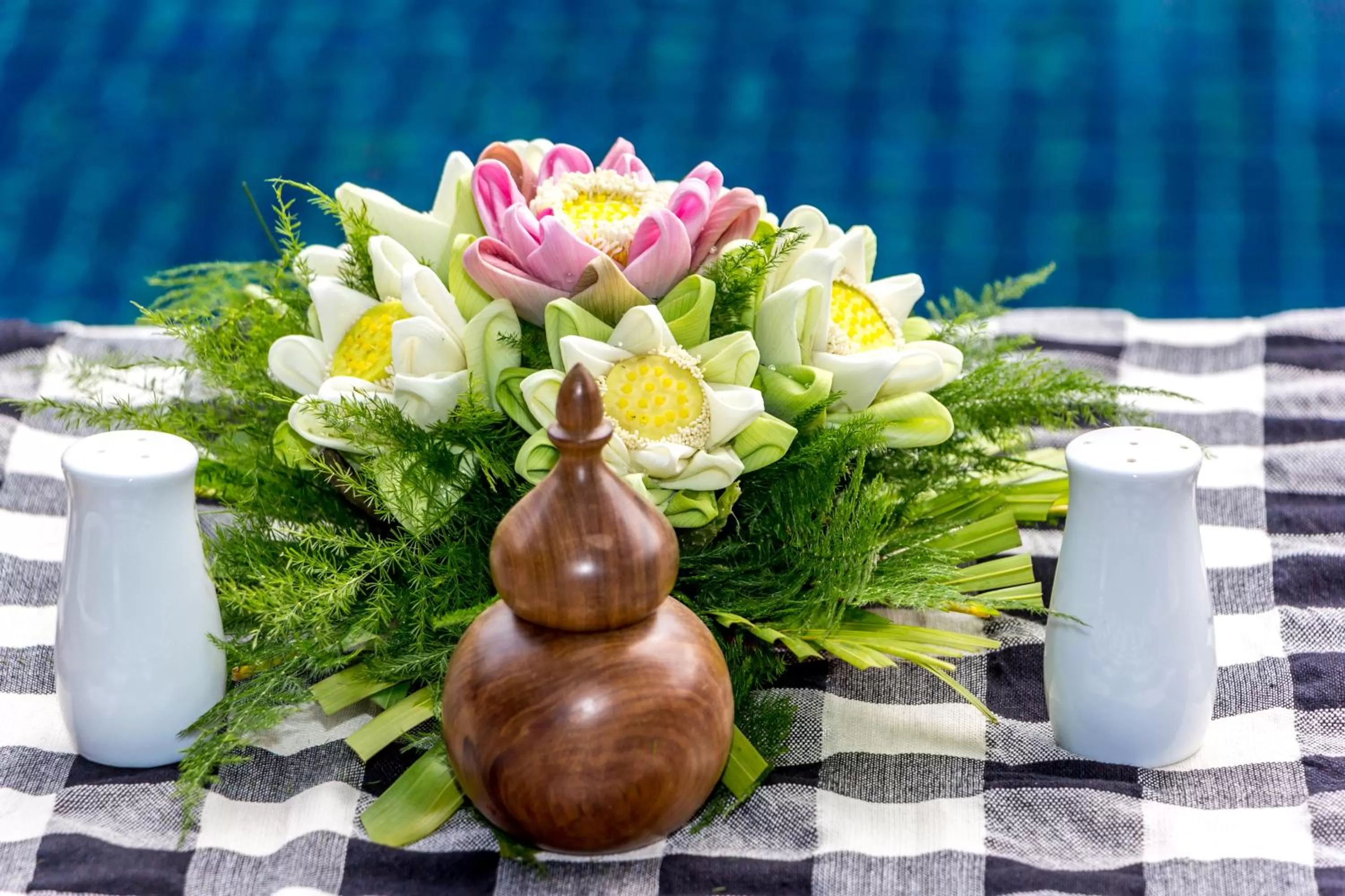 Lunch in Java Wooden Villa & Residence