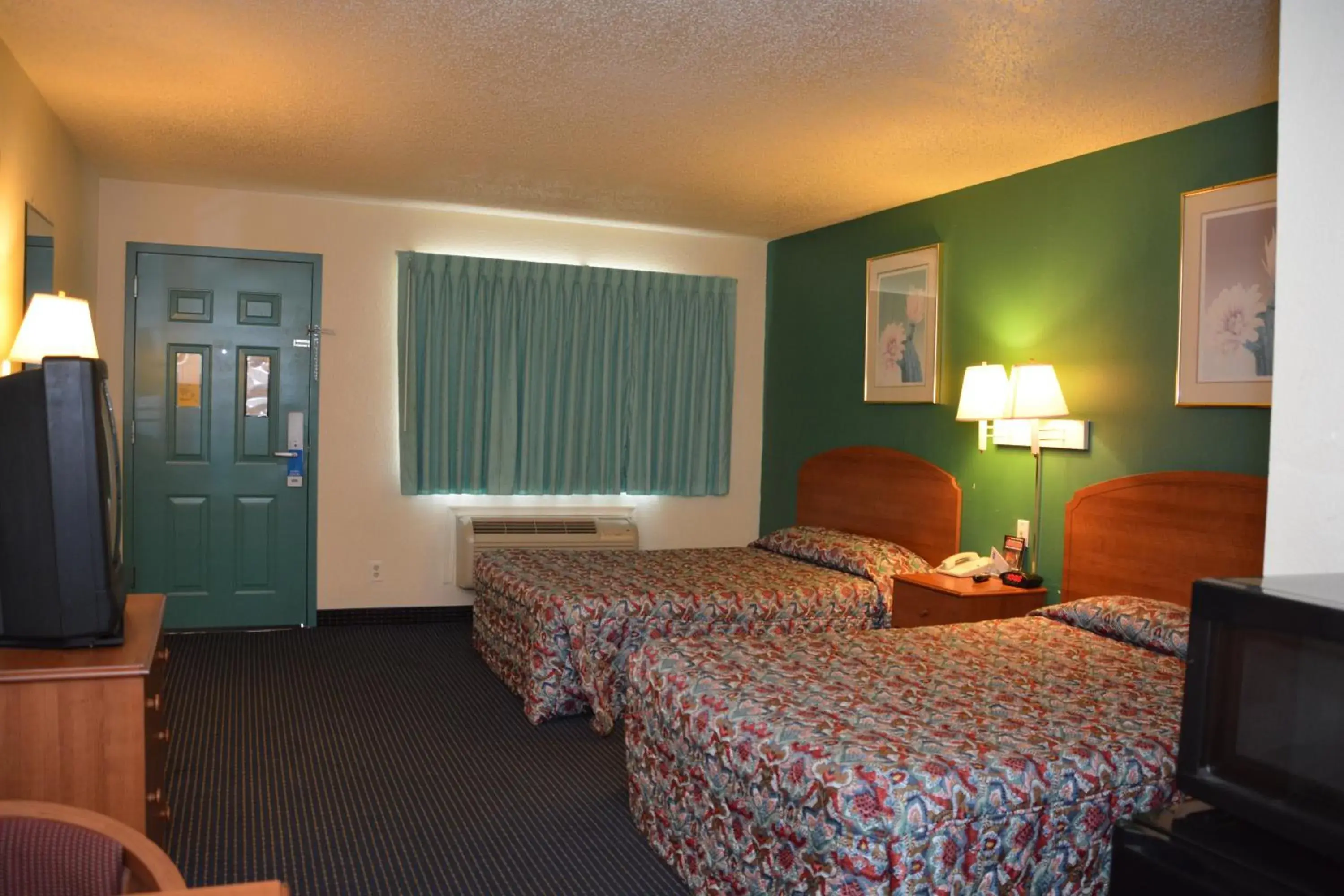 Double Room with Two Double Beds - Smoking in Stay Express Inn Near Ft. Sam Houston Double Room with Two Double Beds - Smoking in Stay Express Inn Near Ft. Sam Houston