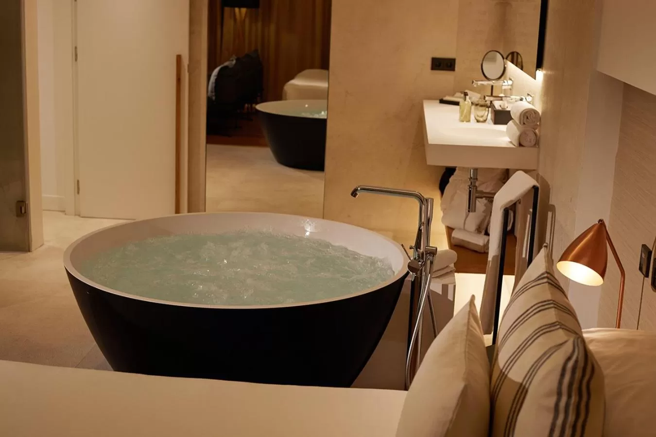 Hot Tub in Nakar Hotel