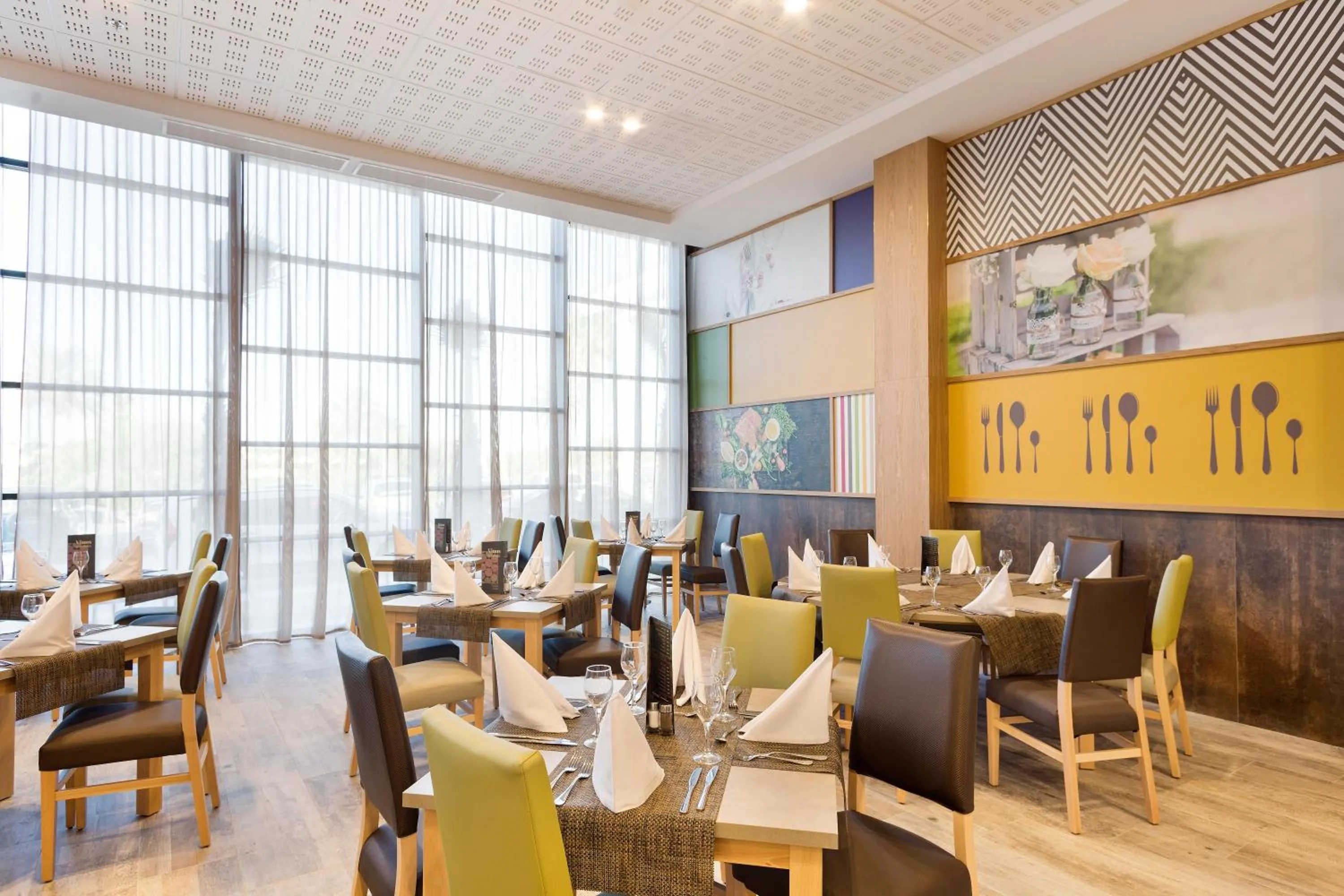 Restaurant/places to eat in Hotel Best Costa Ballena