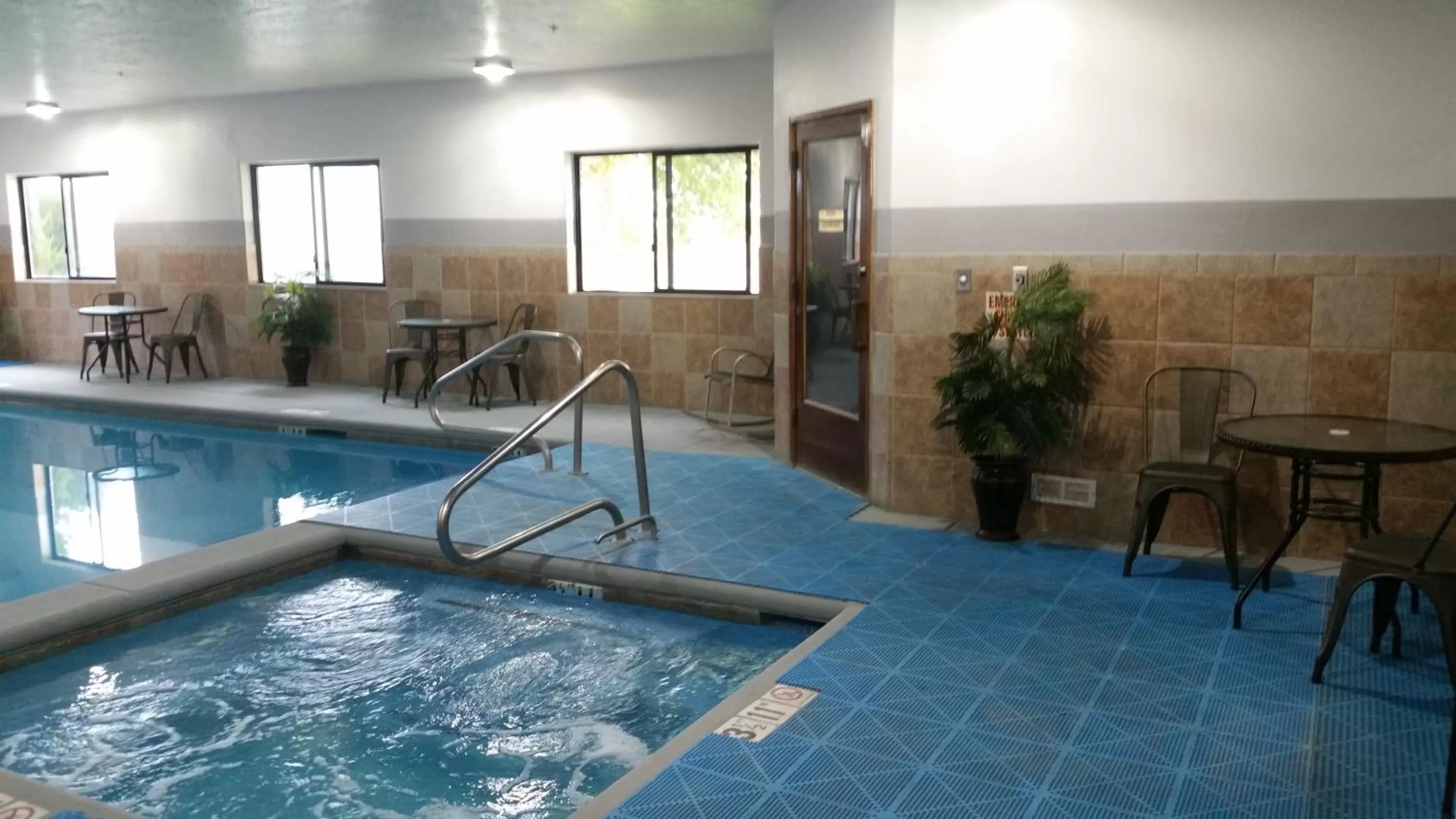 Swimming pool in Holiday Inn Express & Suites Alamosa by IHG
