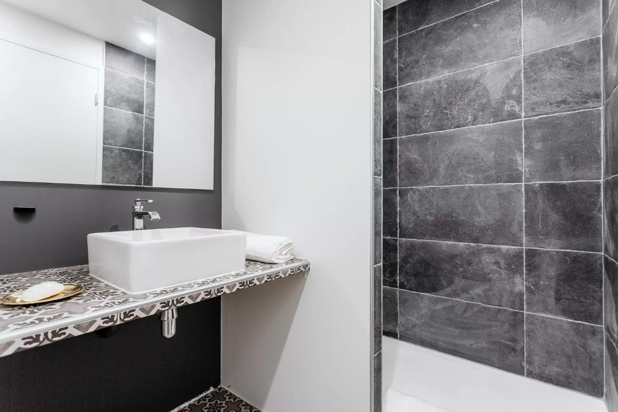 Bathroom in Le moulin des Sens - SPA-SAUNA