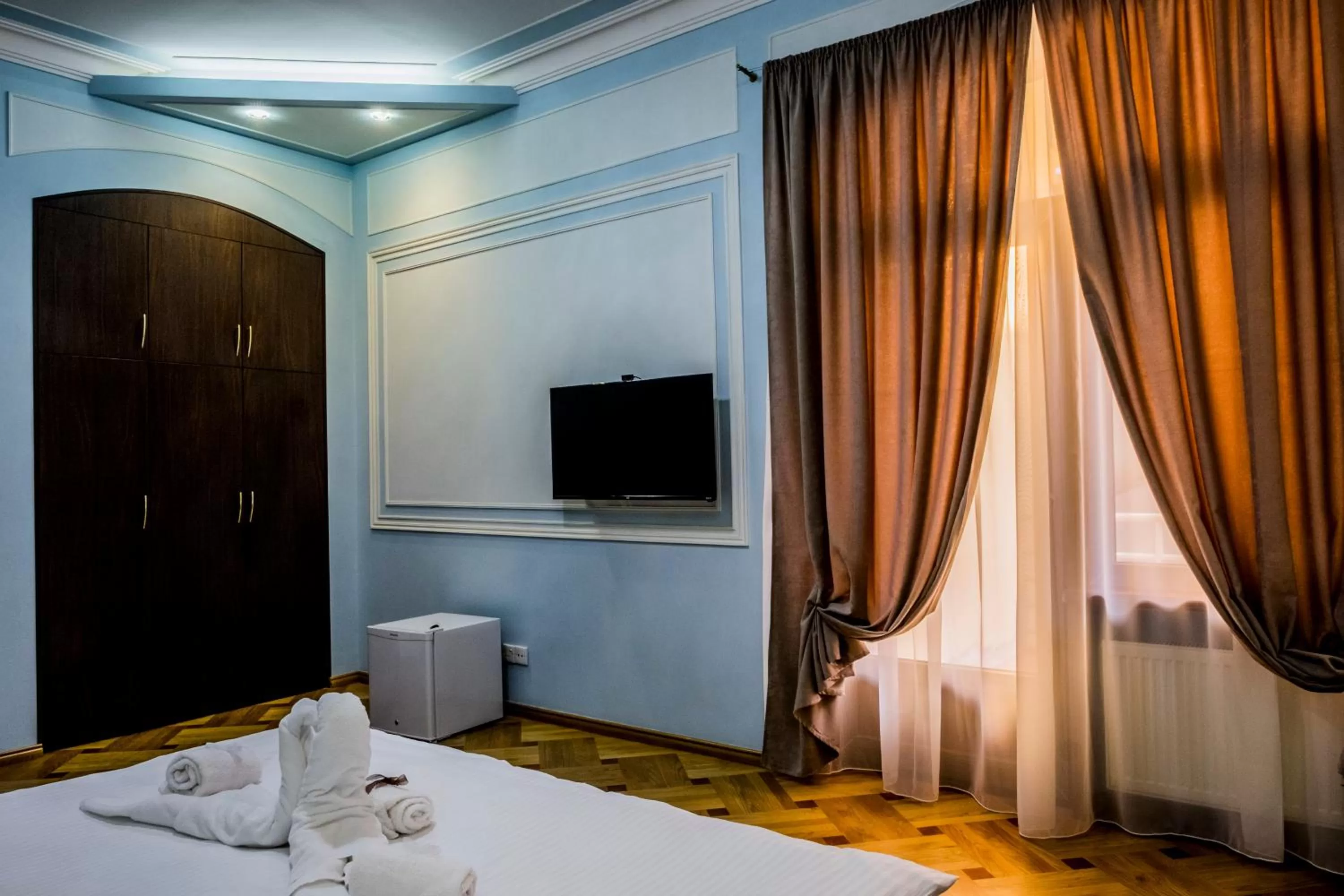 TV and multimedia, Bed in S&L Boutique Hotel
