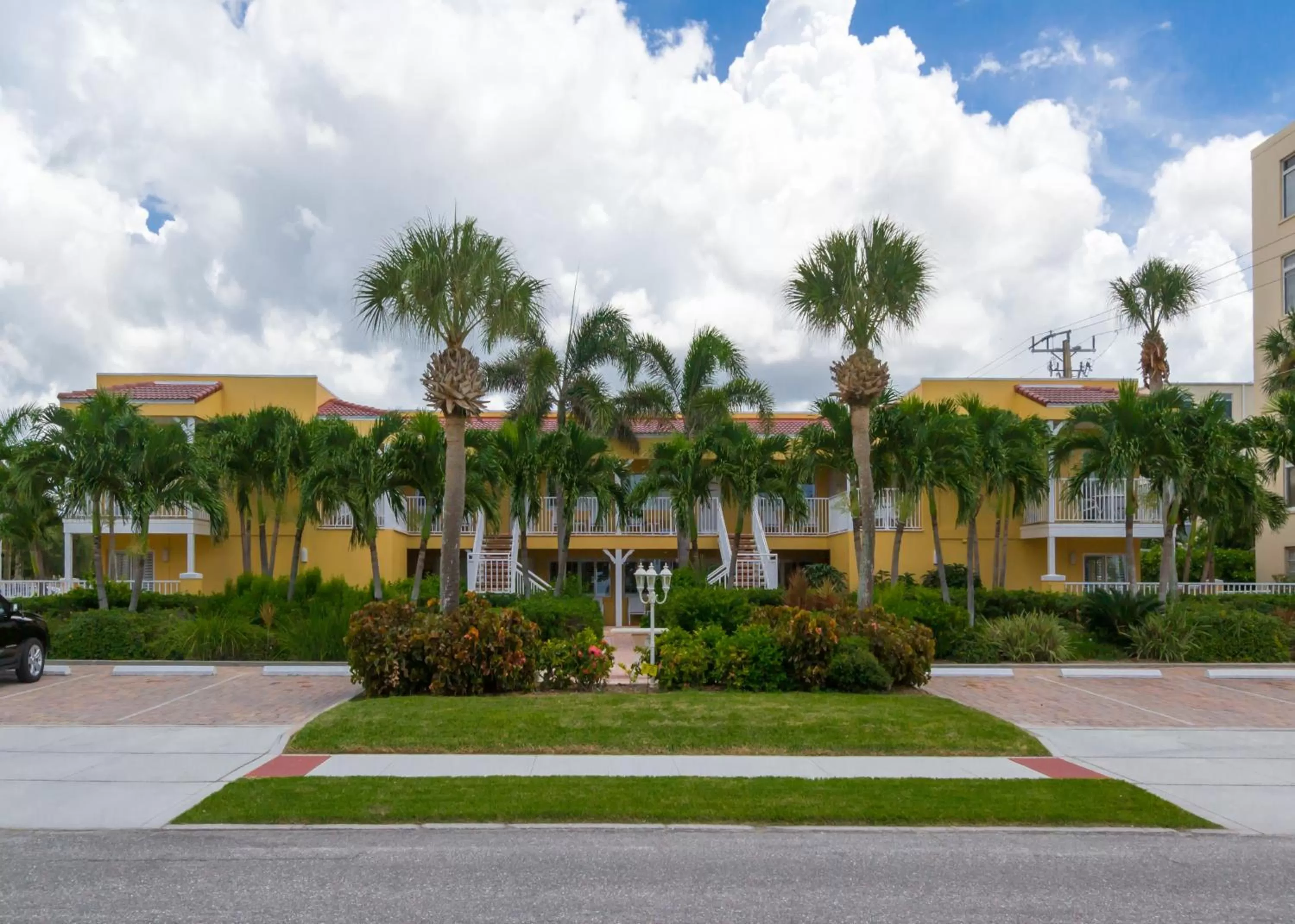 Property building in Inn at the Beach-Venice FLORIDA