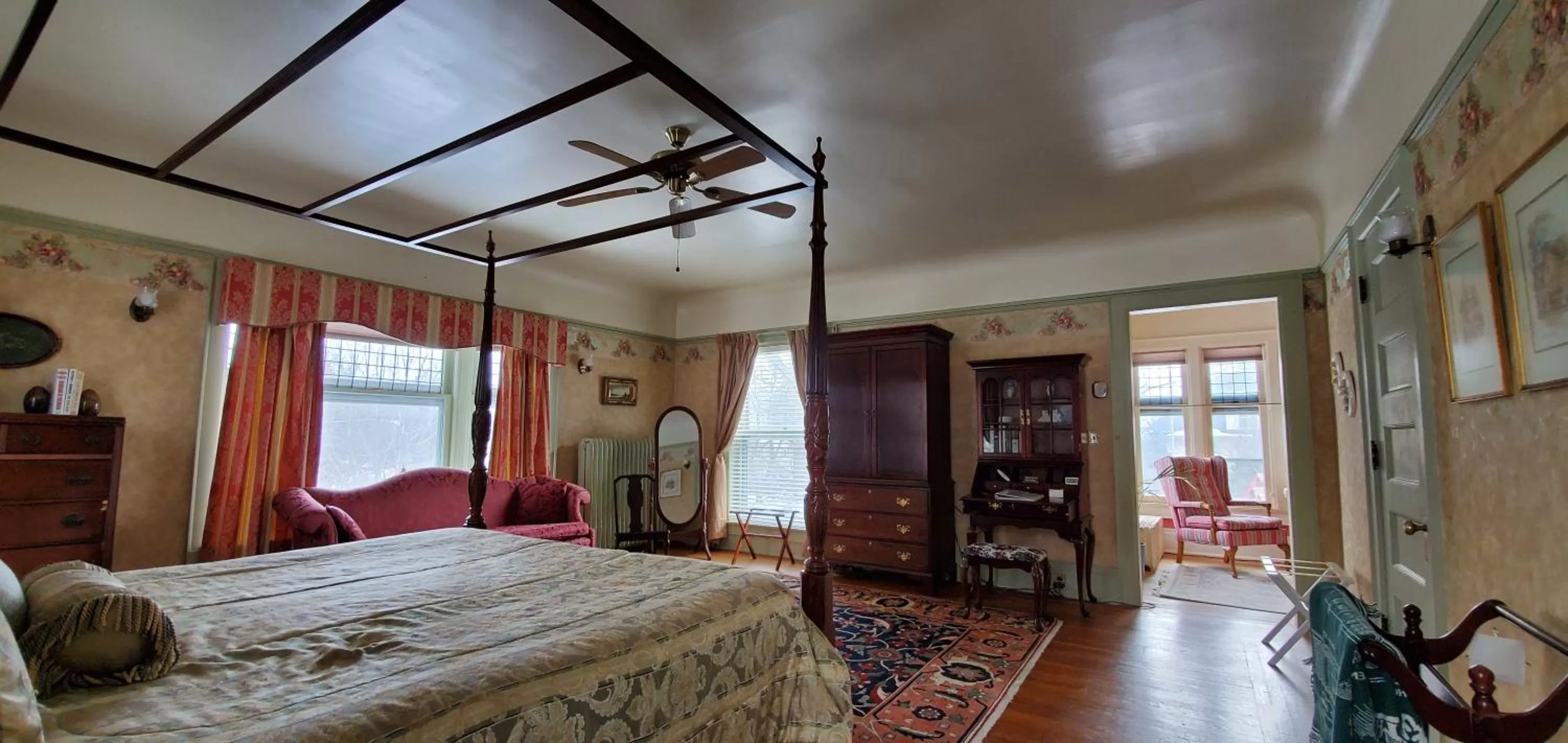 Photo of the whole room, Bed in Saravilla Bed & Breakfast