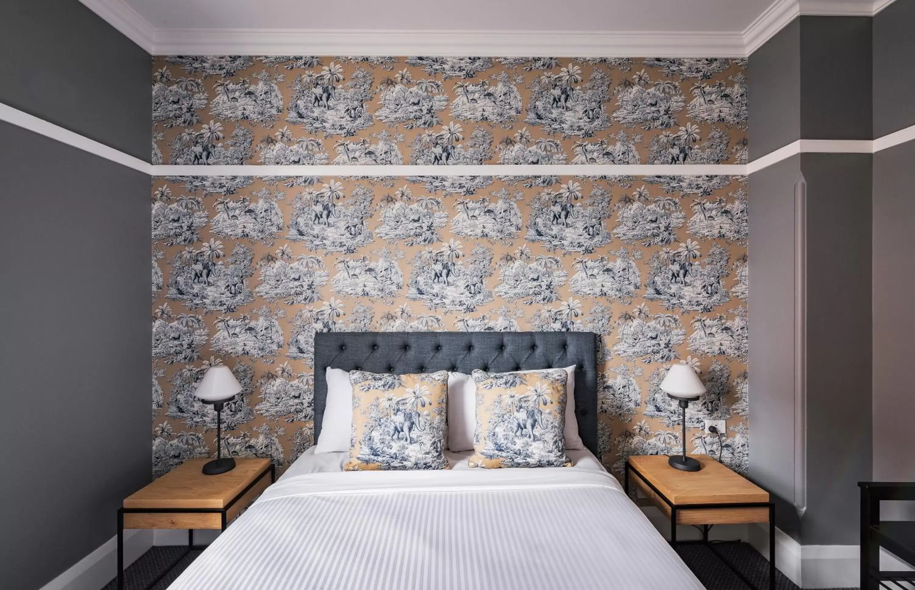 Queen Room with Shared Bathroom in The North Sydney Hotel Queen Room with Shared Bathroom in The North Sydney Hotel