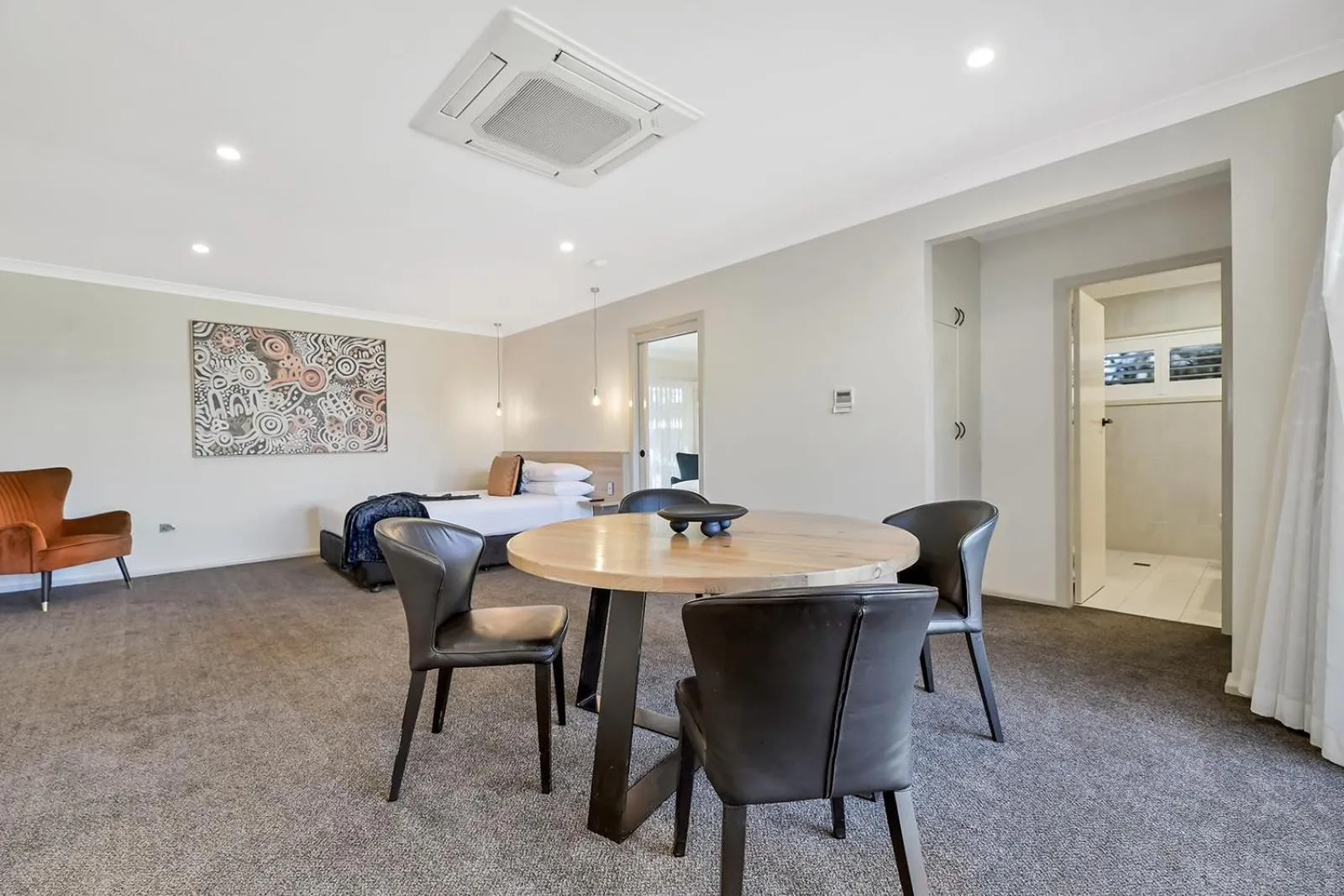 Bed in Central Caleula Motor Lodge