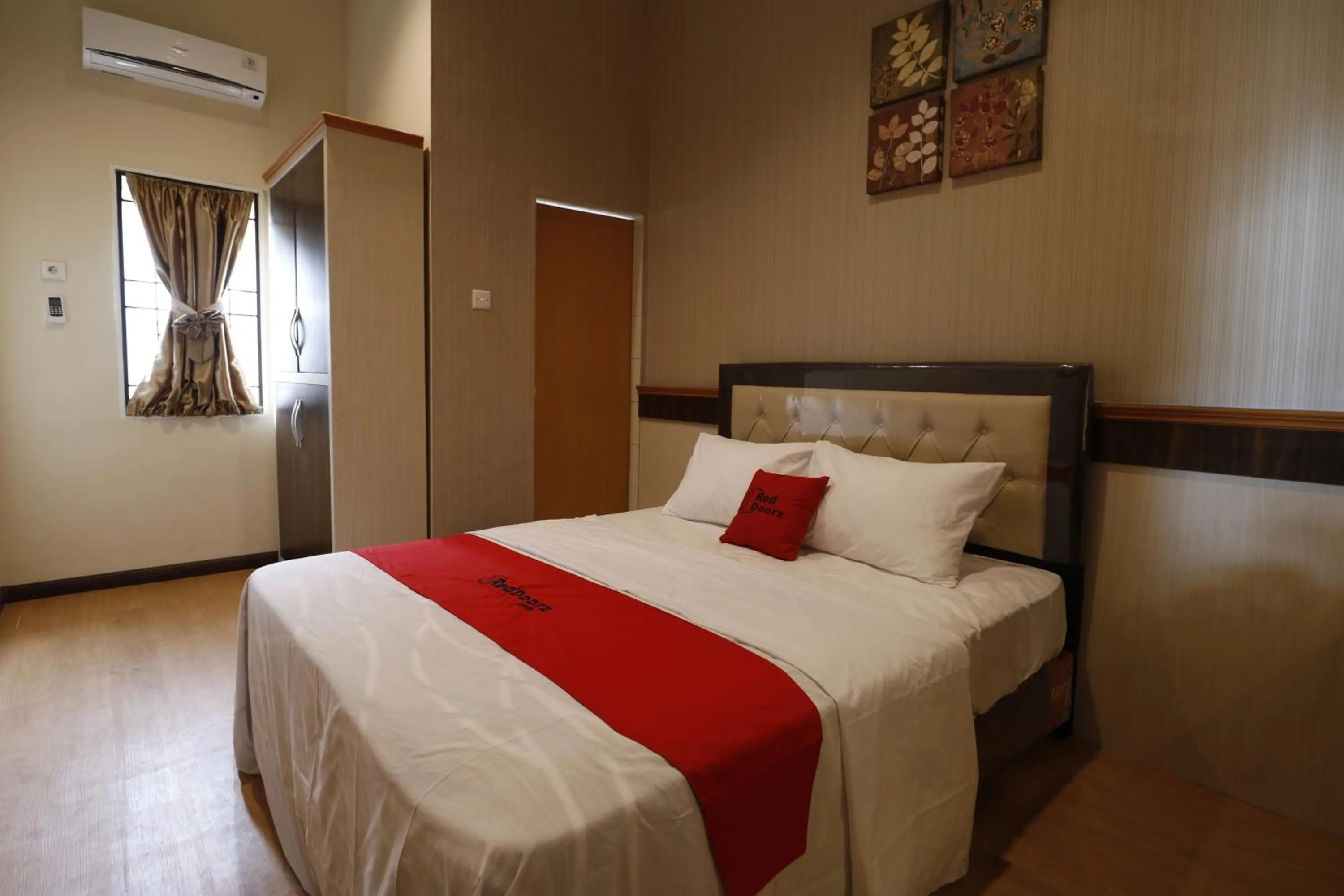 Bedroom, Bed in RedDoorz Plus near Universitas Sumatera Utara