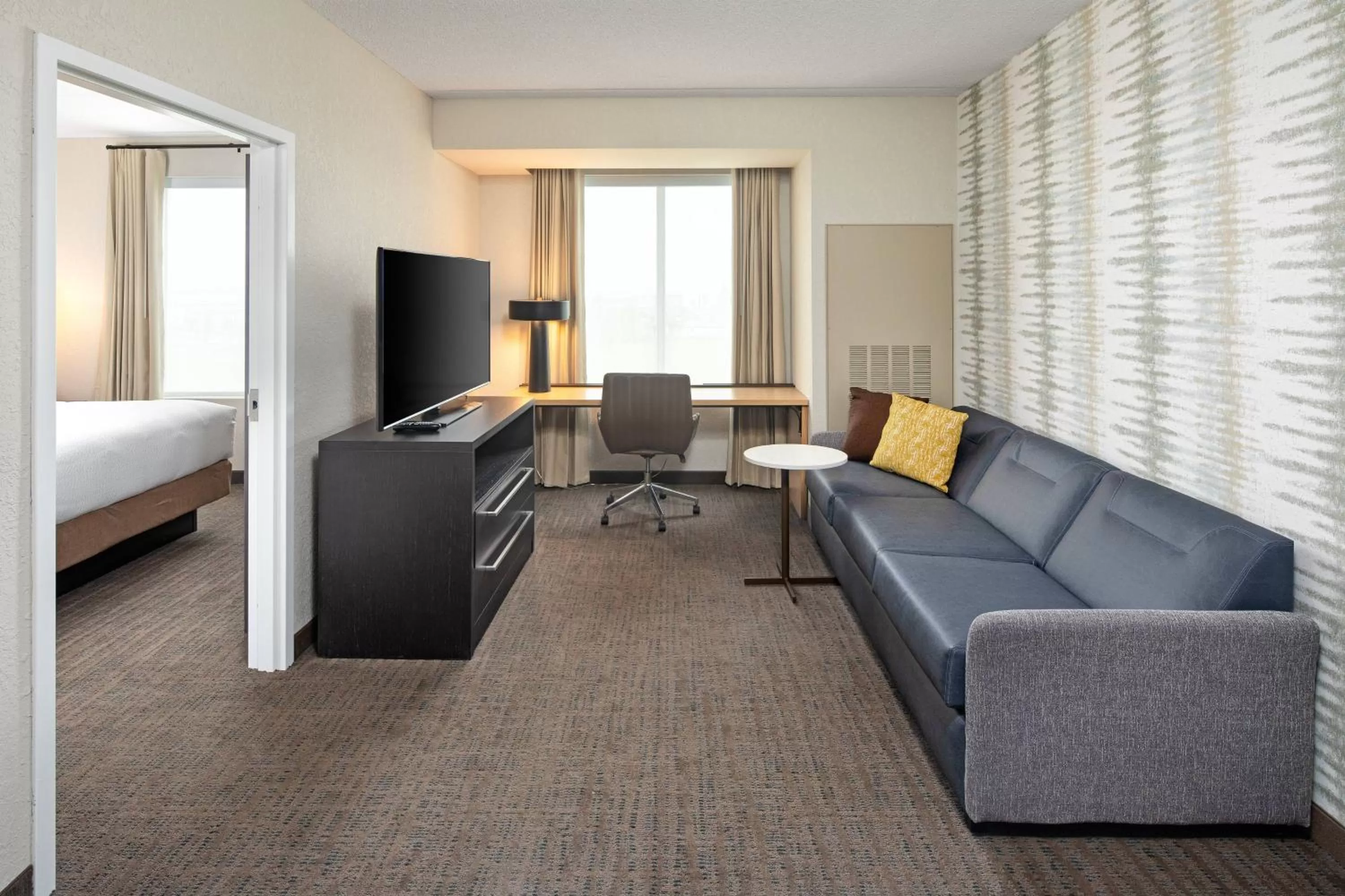 Living room in Residence Inn by Marriott Toronto Mississauga West