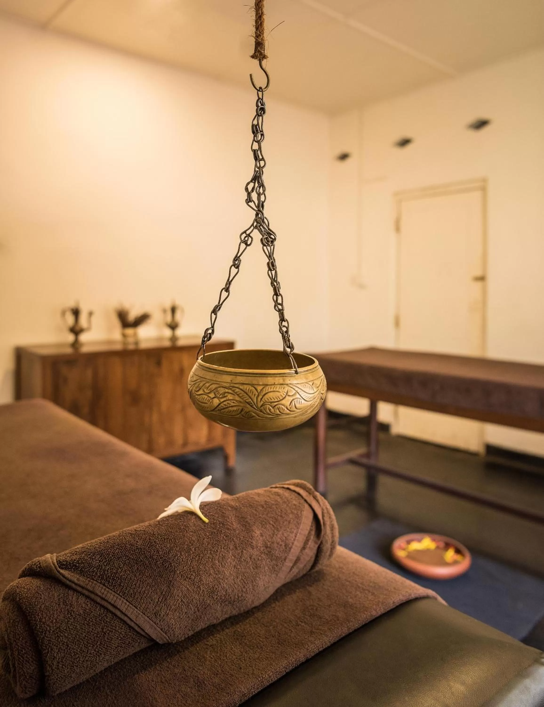 Massage in Jetwing Ayurveda Pavilions