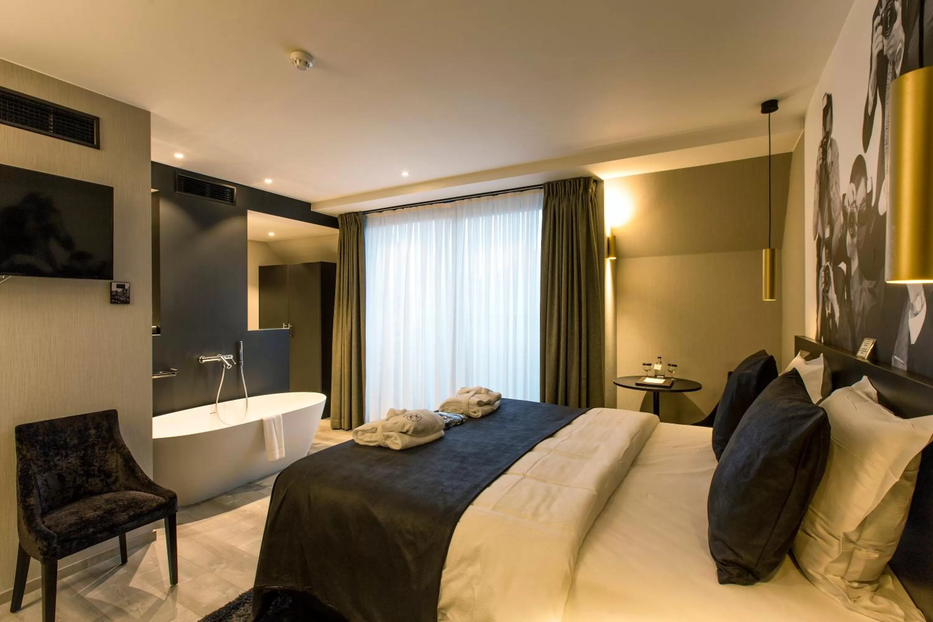 TV and multimedia, Bed in Hotel Harmony