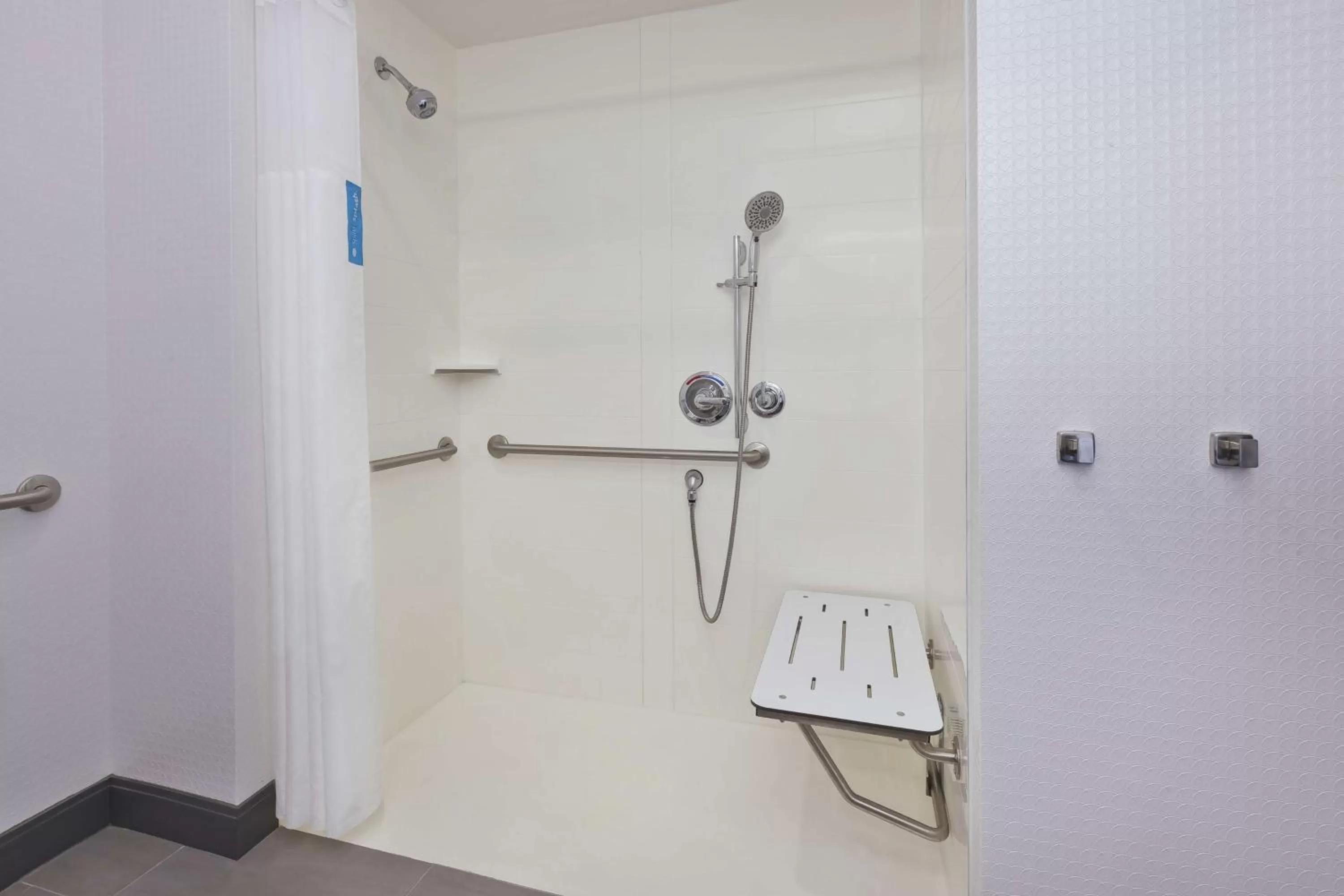 Bathroom in Hampton Inn Sedalia