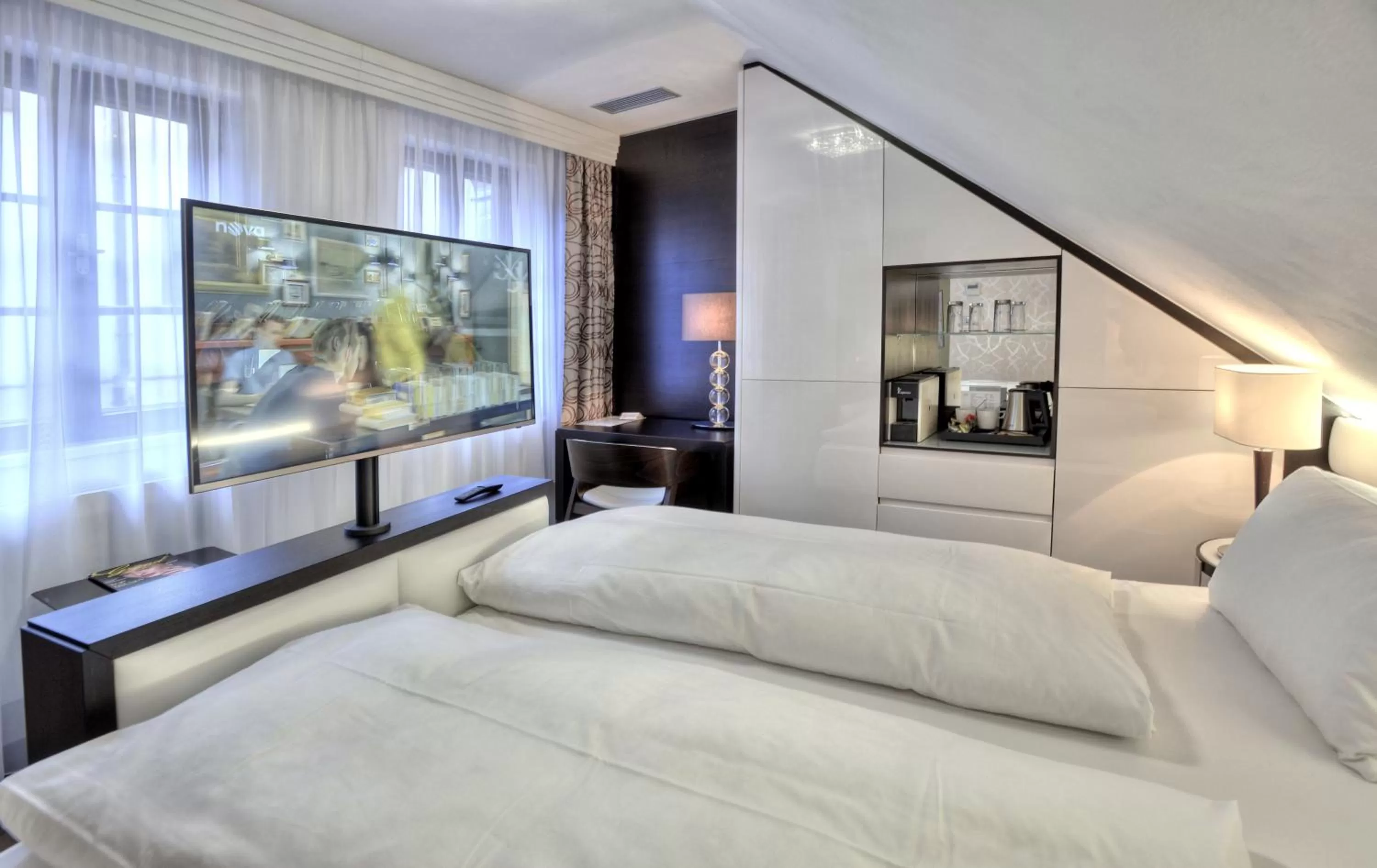 Bedroom, Bed in Hotel Grand