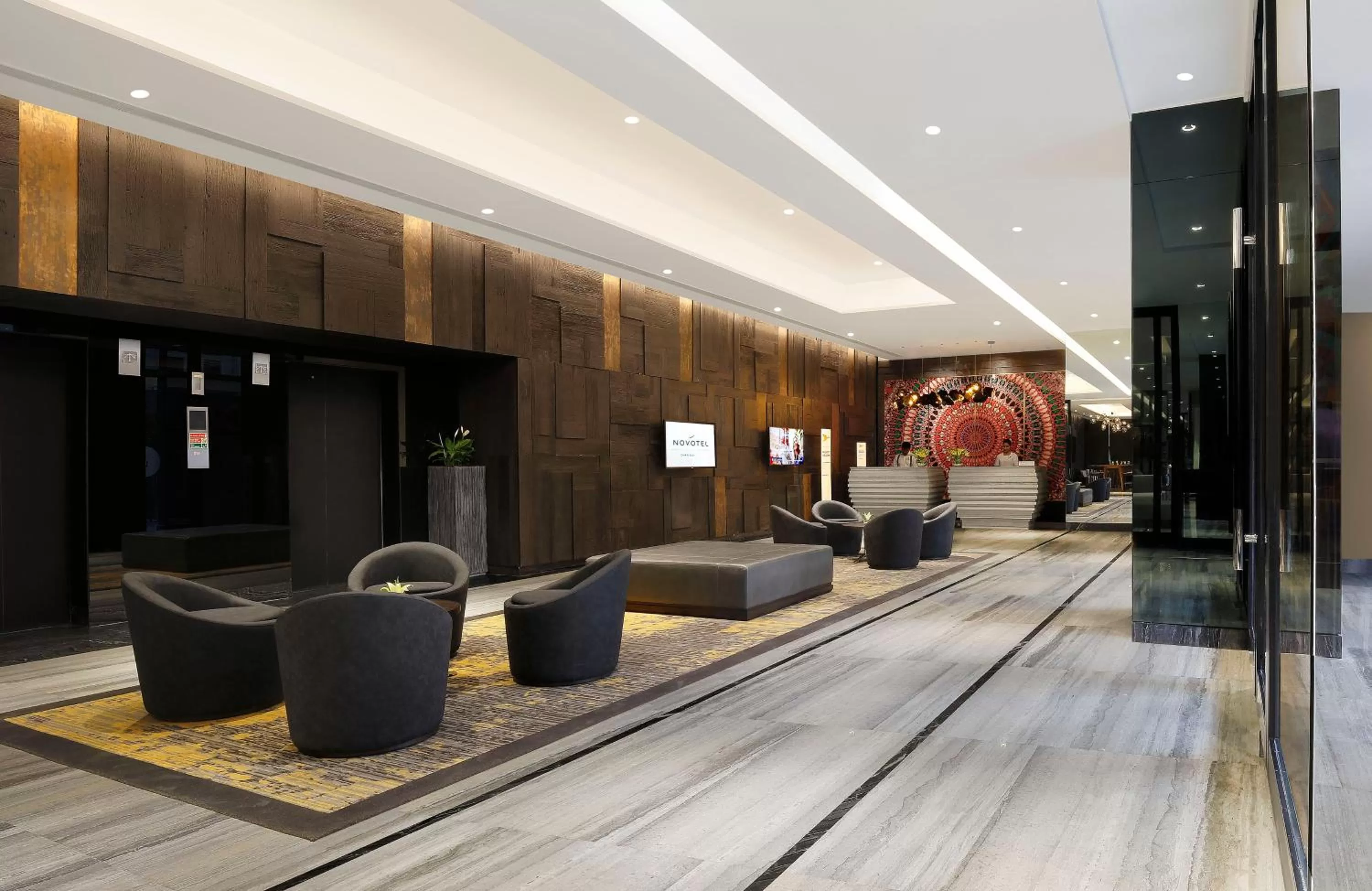 Lobby or reception in Novotel Chennai Chamiers Road