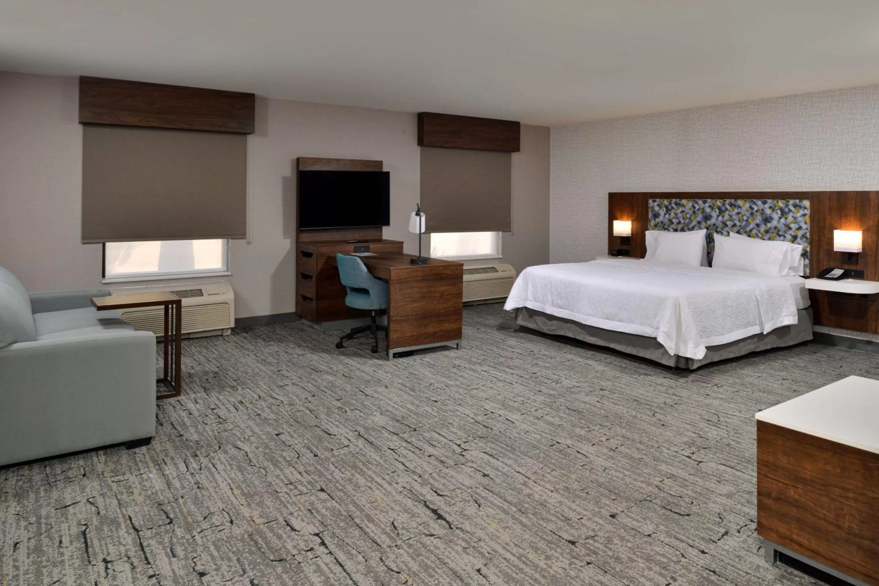 Bedroom, Bed in Hampton Inn & Suites Las Vegas Airport