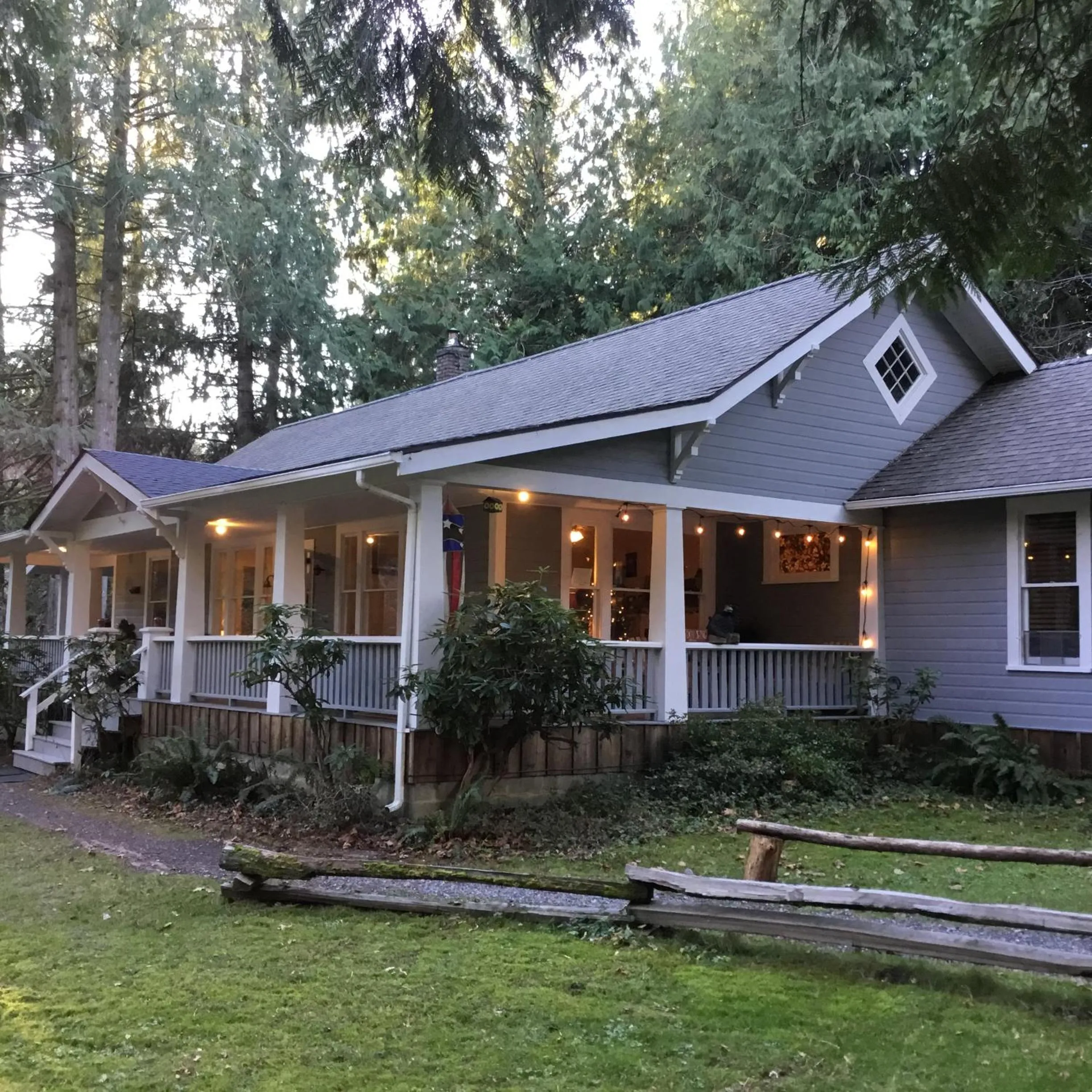 Property building in Mountain Meadows Inn & Chalet Suites