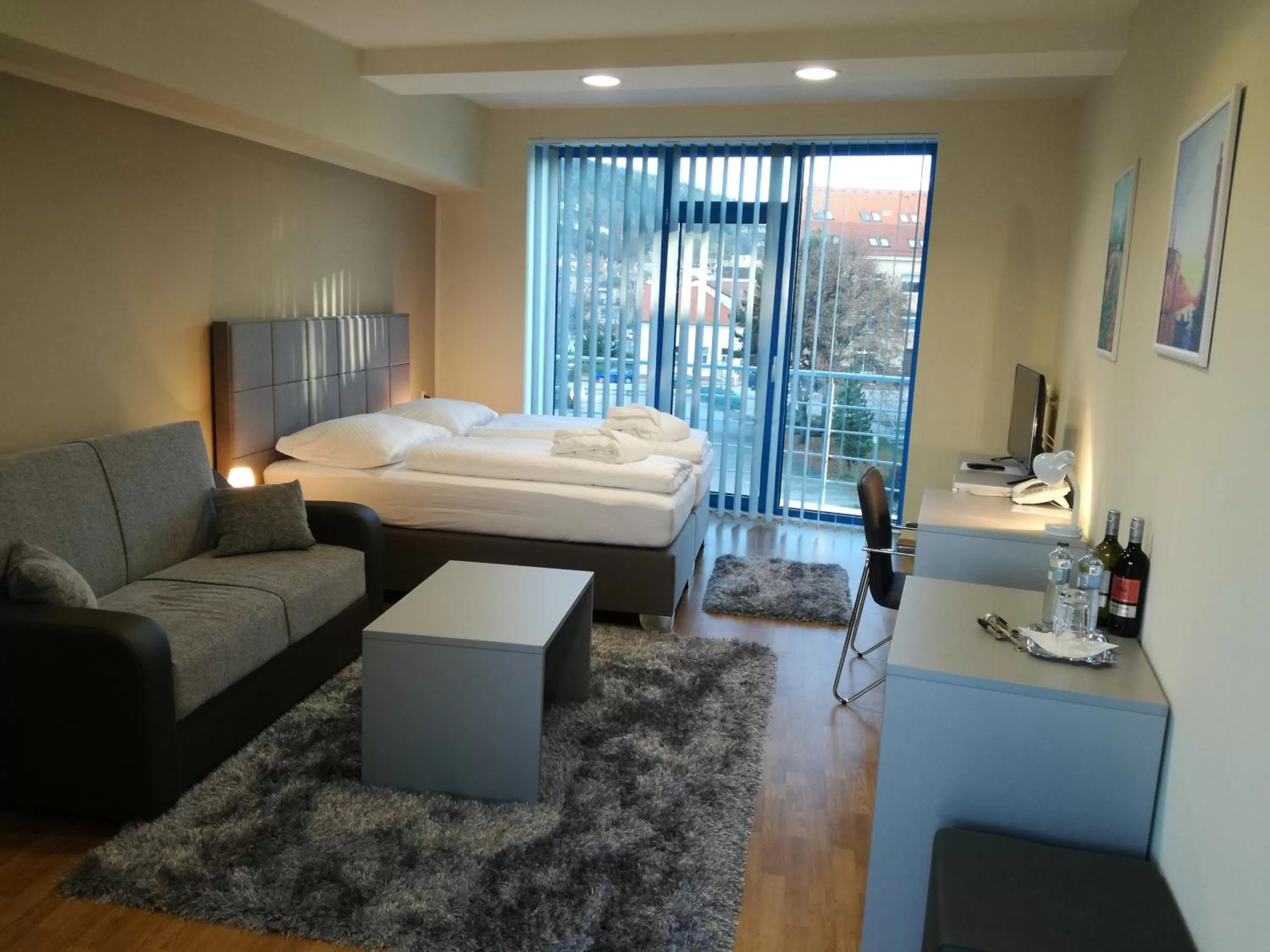 Photo of the whole room, Bed in garni Hotel S.O.G.* * *