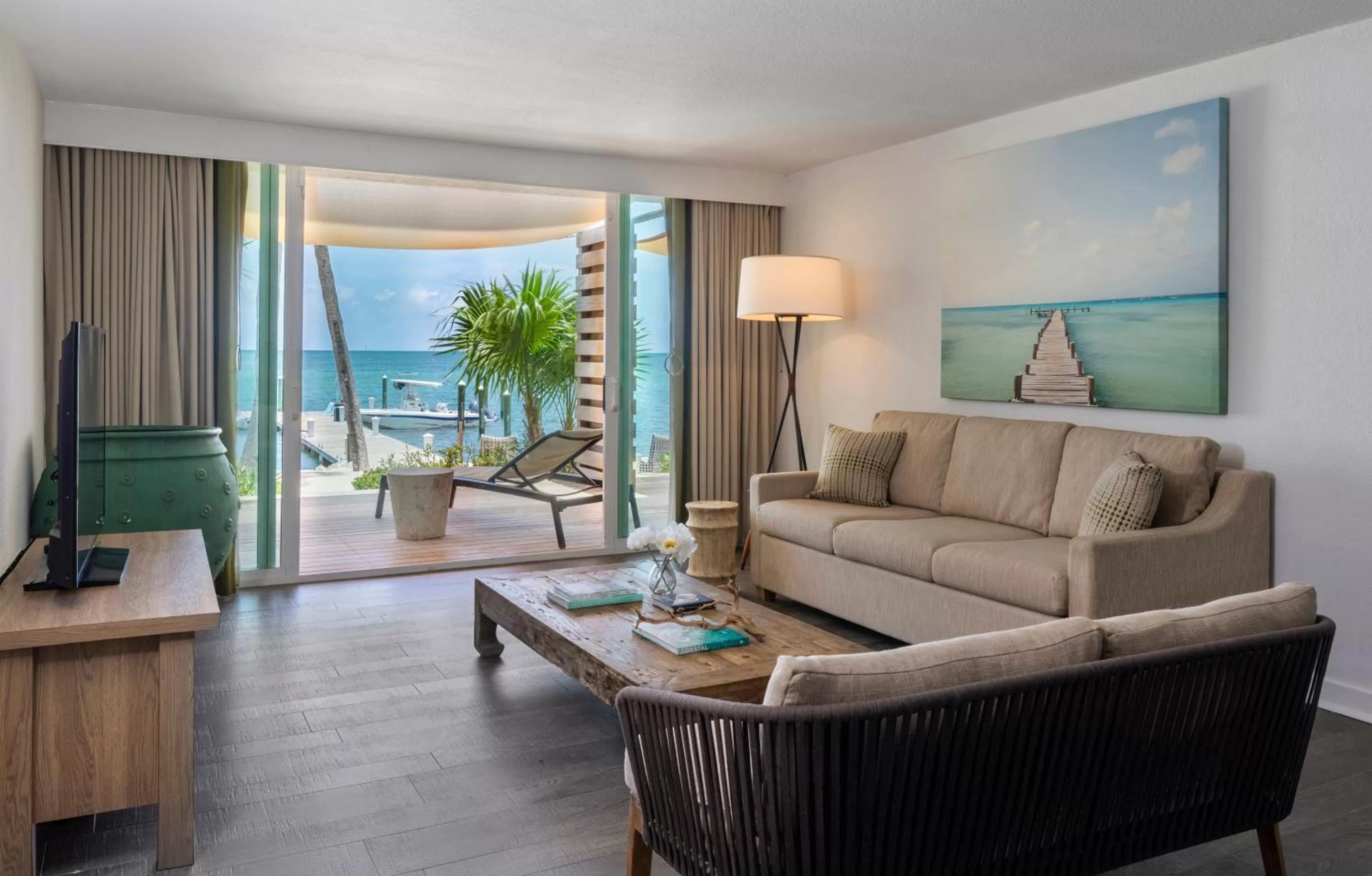 TV and multimedia in Amara Cay Resort