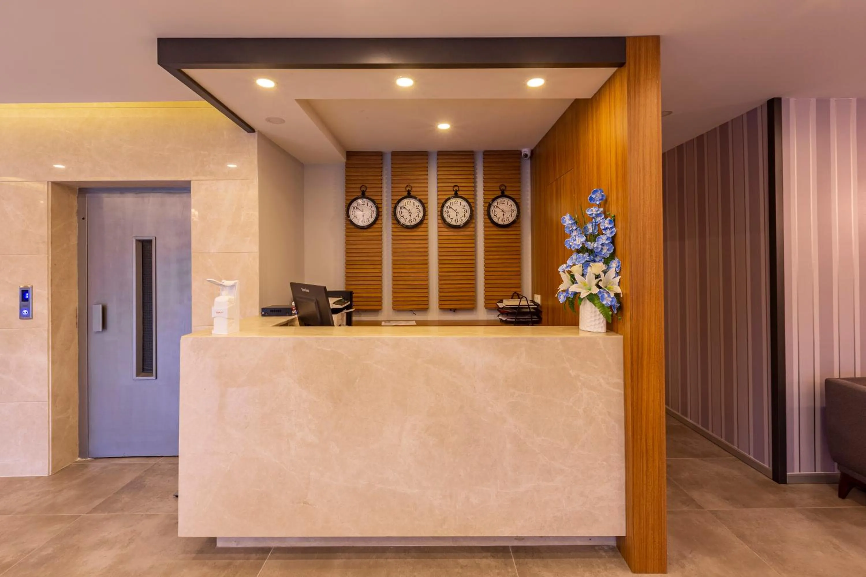 Lobby or reception in Antalya Business Hotel