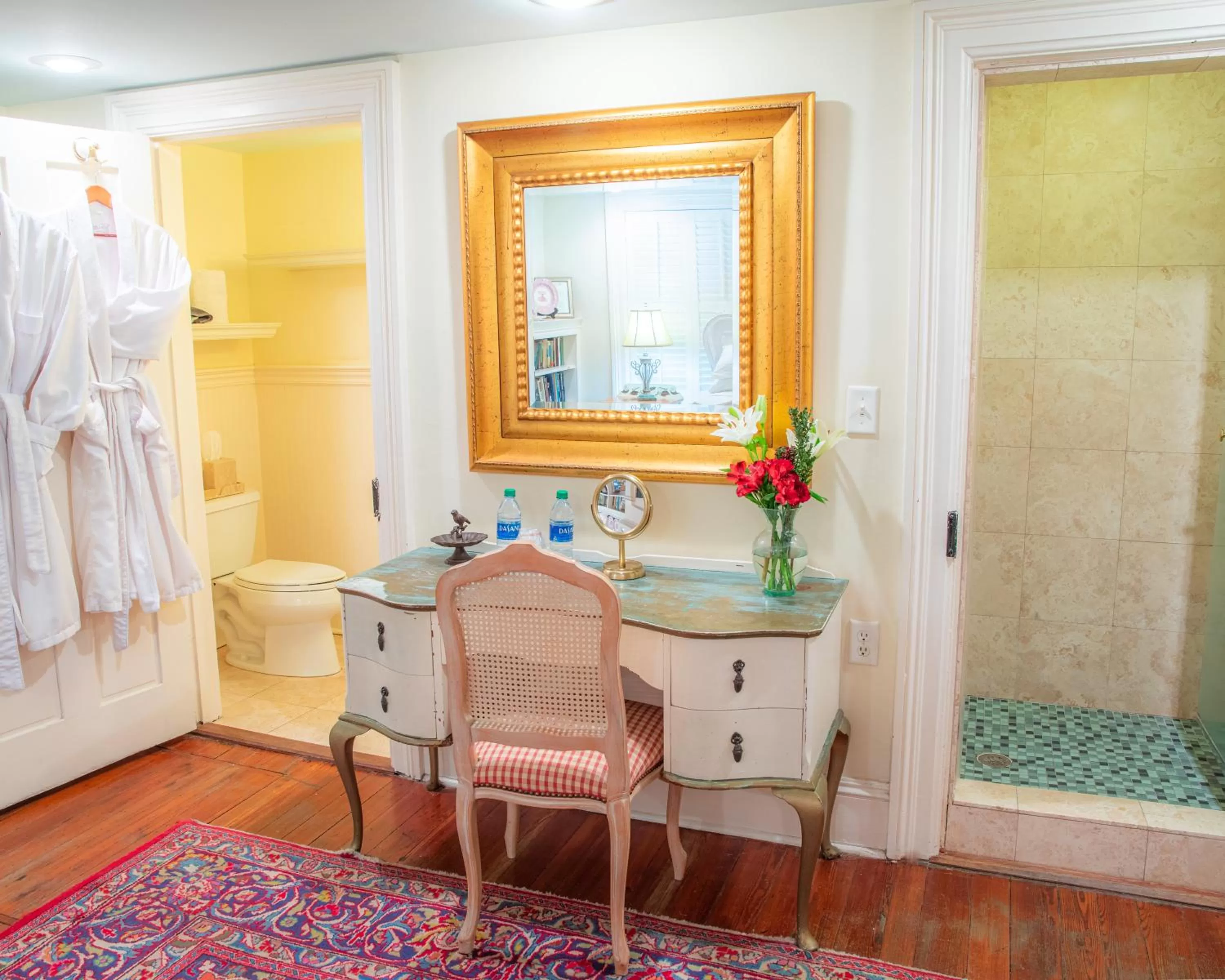 Shower in Justine Inn Savannah