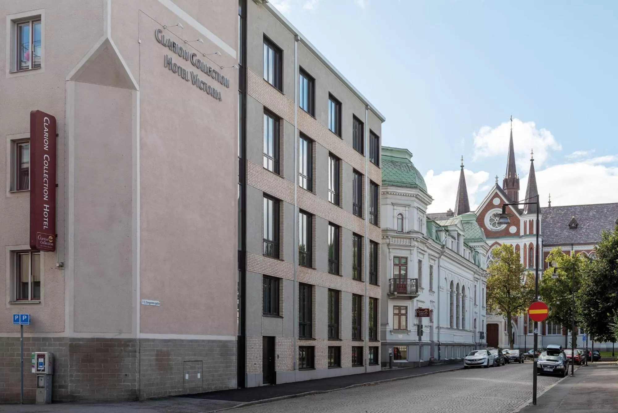 Property building in Home Hotel Victoria