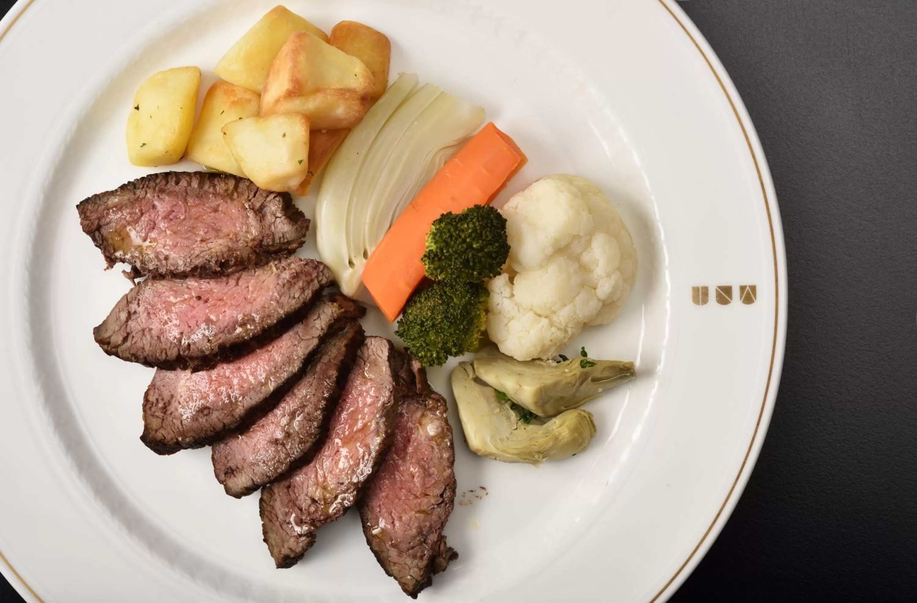 Restaurant/places to eat in UNA Hotels Scandinavia Milano