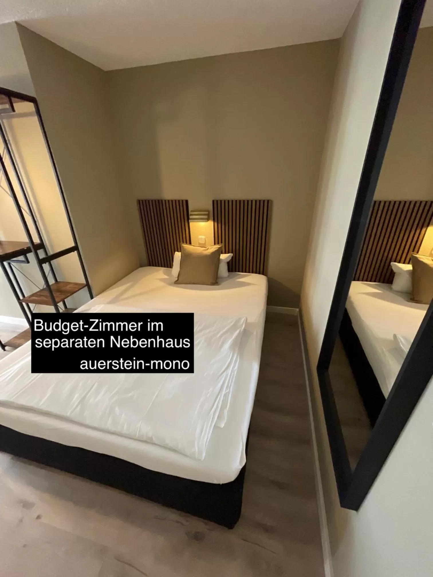 Photo of the whole room, Bed in AUERSTEIN-Hotels auerstein & auerstein-mono