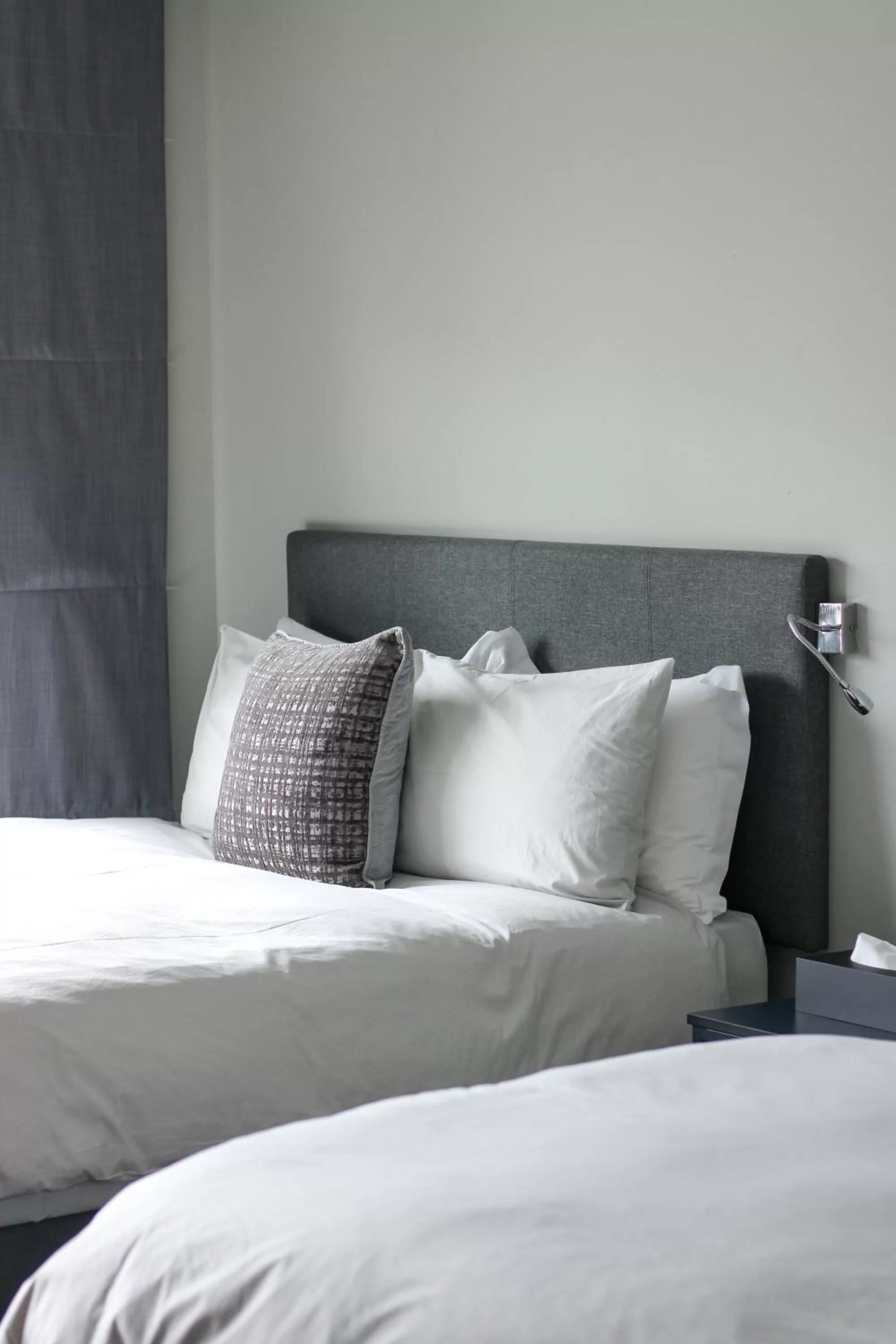 Bedroom, Bed in The Raz