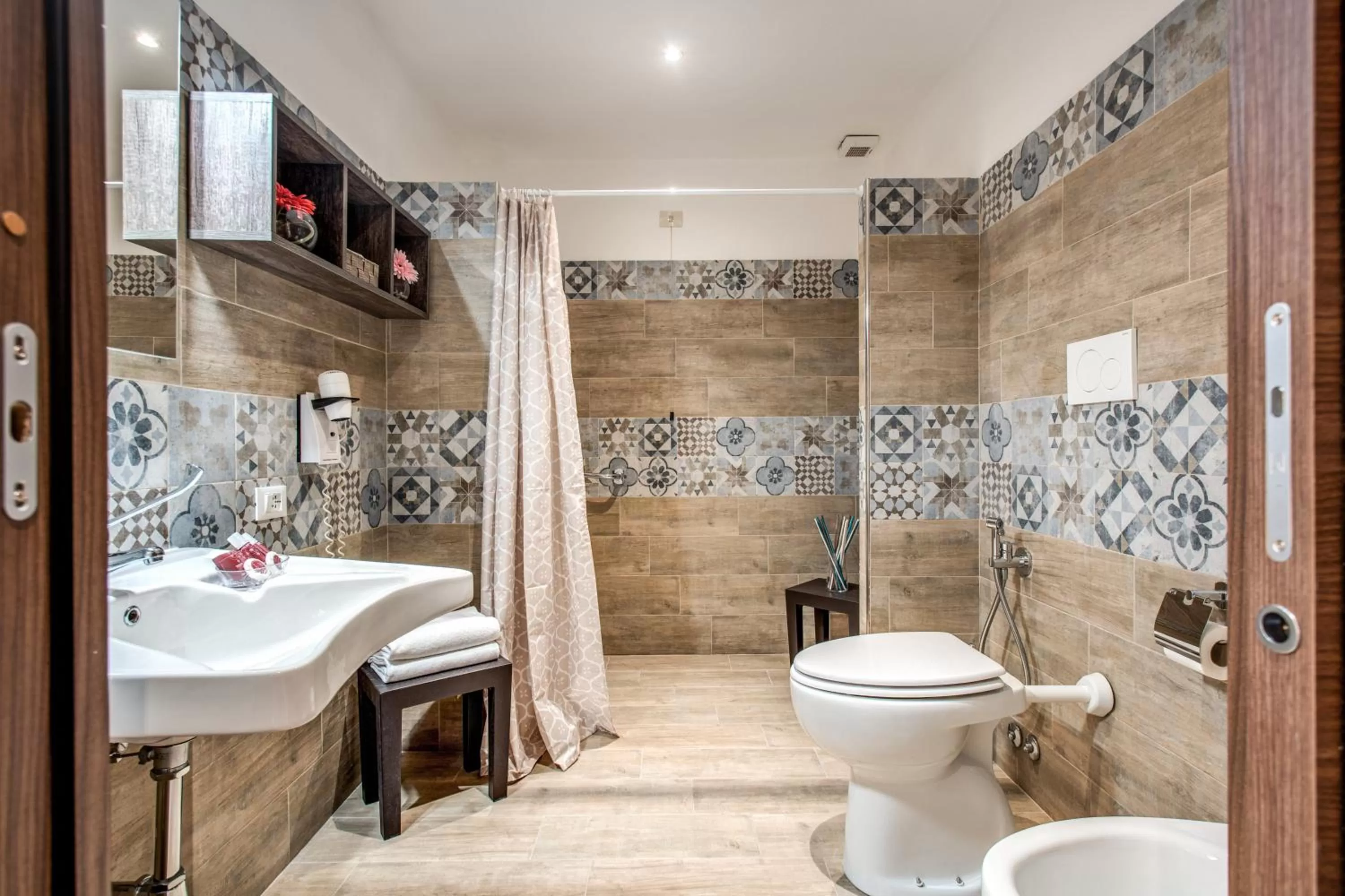 Bathroom in Rome Garden Hotel