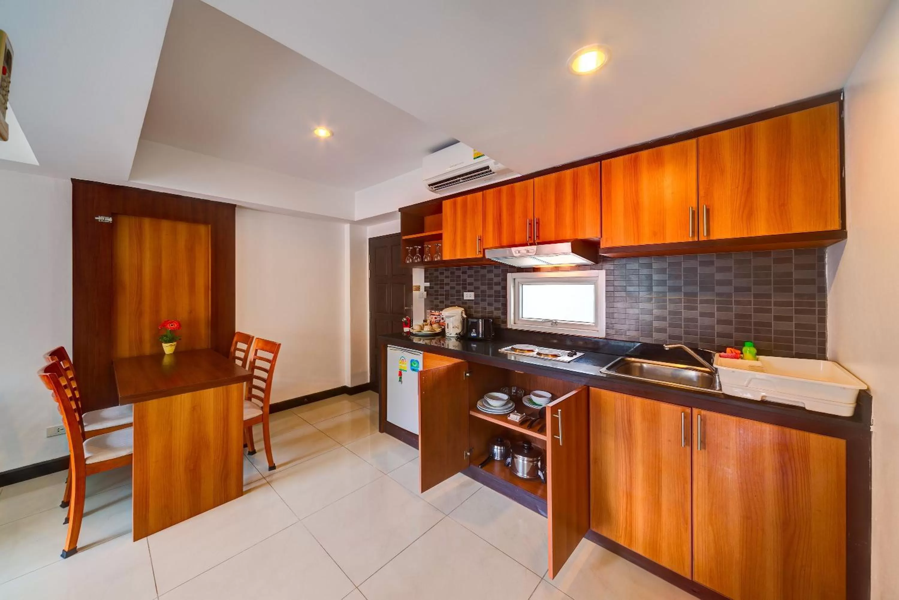 Kitchen or kitchenette in Krabi Apartment Hotel
