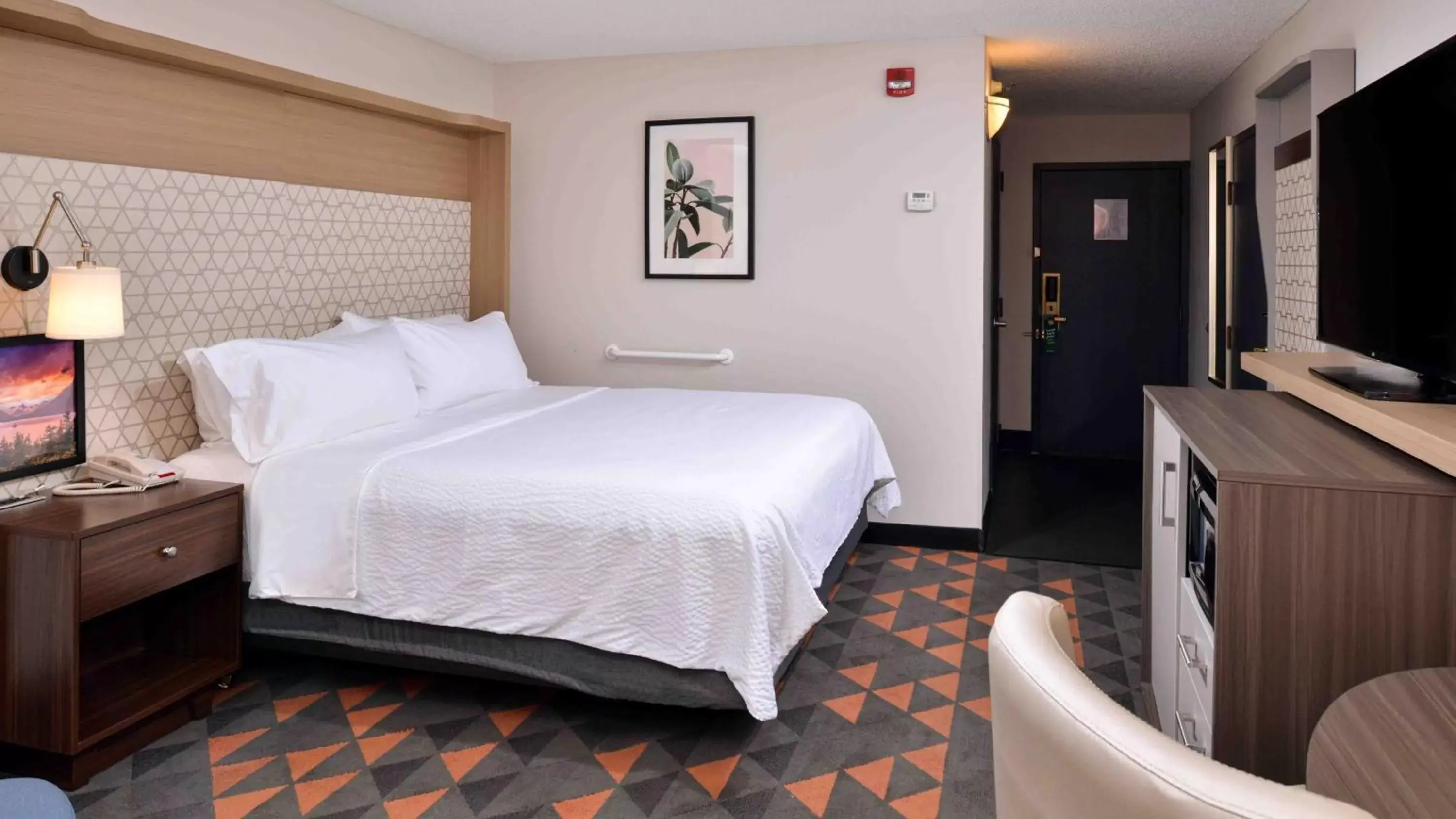 one-bedroom king suite with roll in shower in Holiday Inn Great Falls-Convention Center by IHG one-bedroom king suite with roll in shower in Holiday Inn Great Falls-Convention Center by IHG