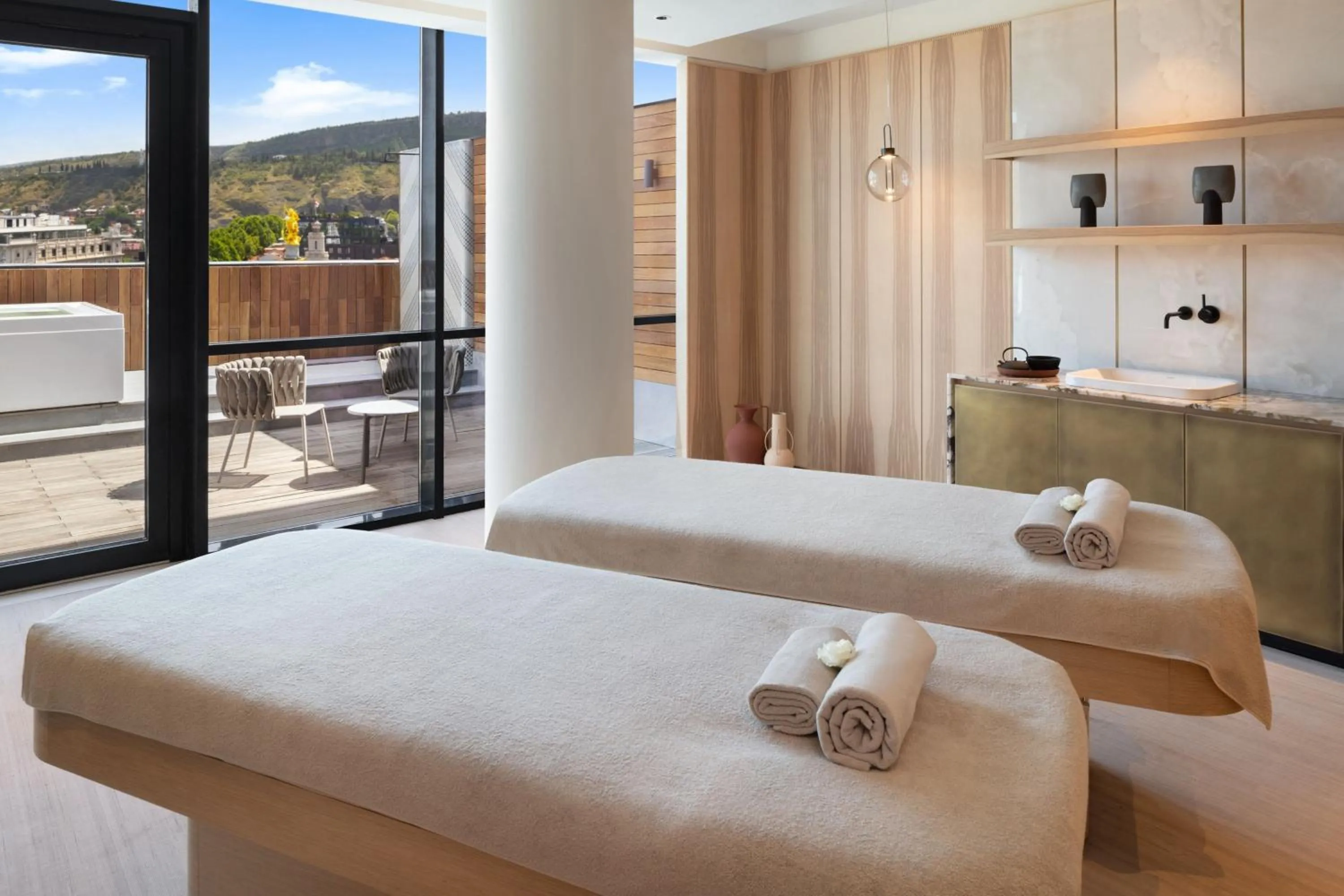 Spa and wellness centre/facilities, Bed in Paragraph Freedom Square, a Luxury Collection Hotel, Tbilisi