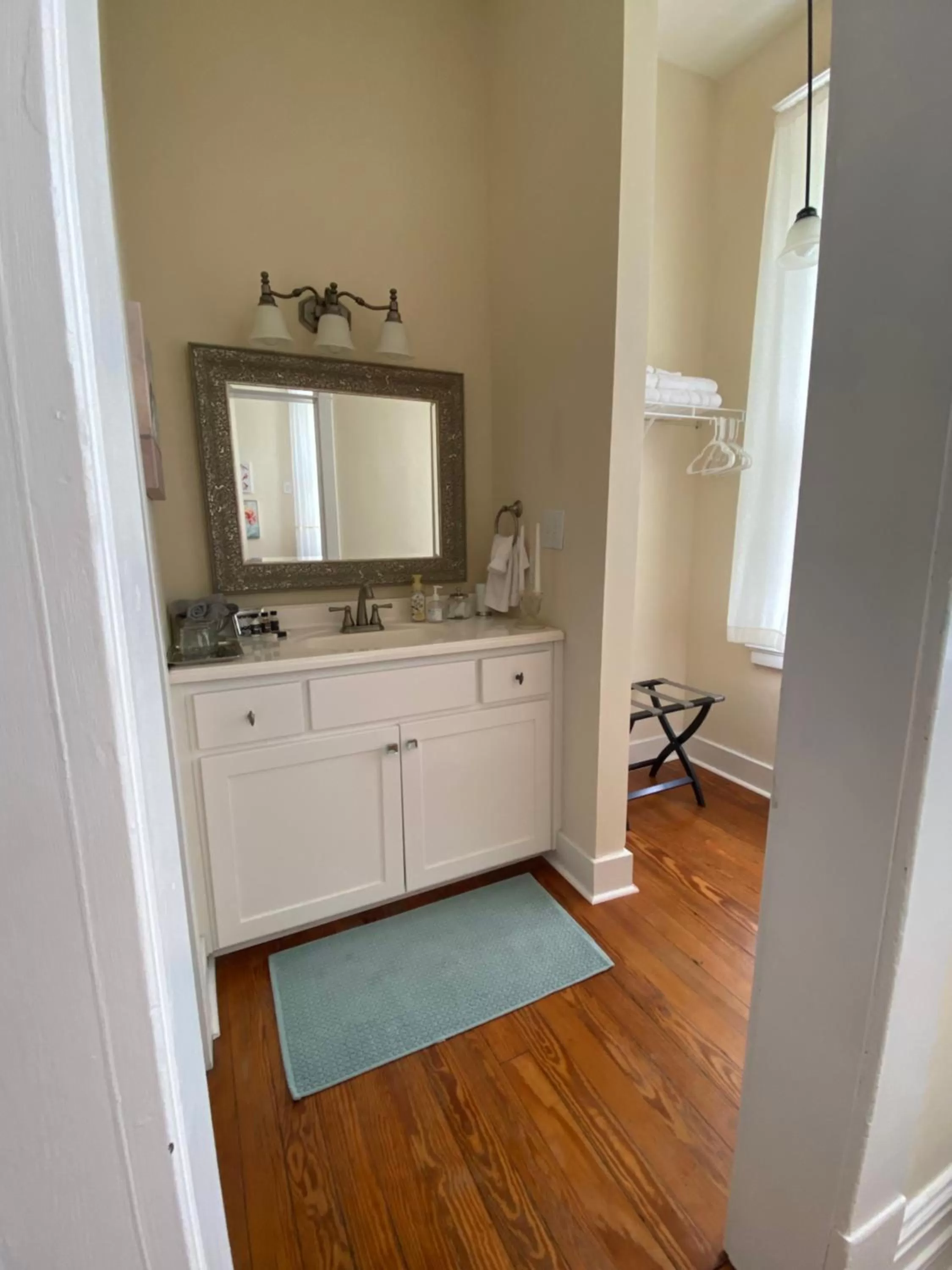 Kitchen/Kitchenette in The King's Daughters B and B on the Bluff overlooking the Mighty Mississippi