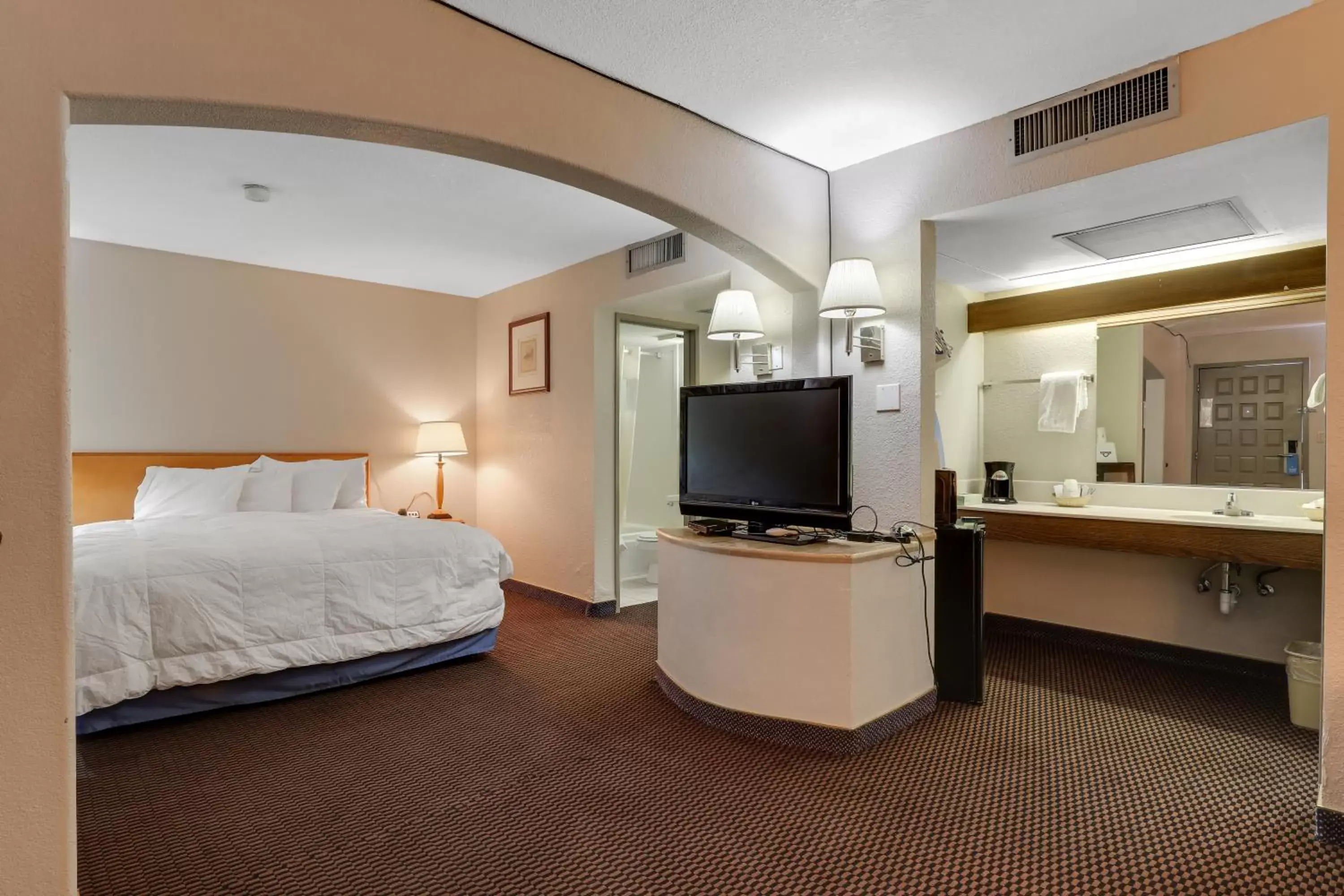 Studio Suite with 1 King Bed, Non-Smoking in Days Inn & Suites by Wyndham Needles Studio Suite with 1 King Bed, Non-Smoking in Days Inn & Suites by Wyndham Needles