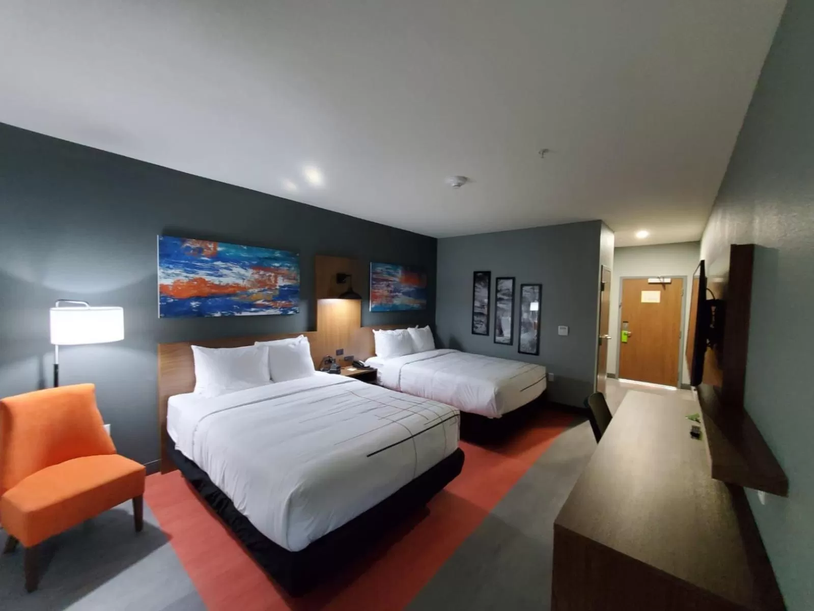 Bed in La Quinta Inn & Suites by Wyndham Fort Stockton Northeast