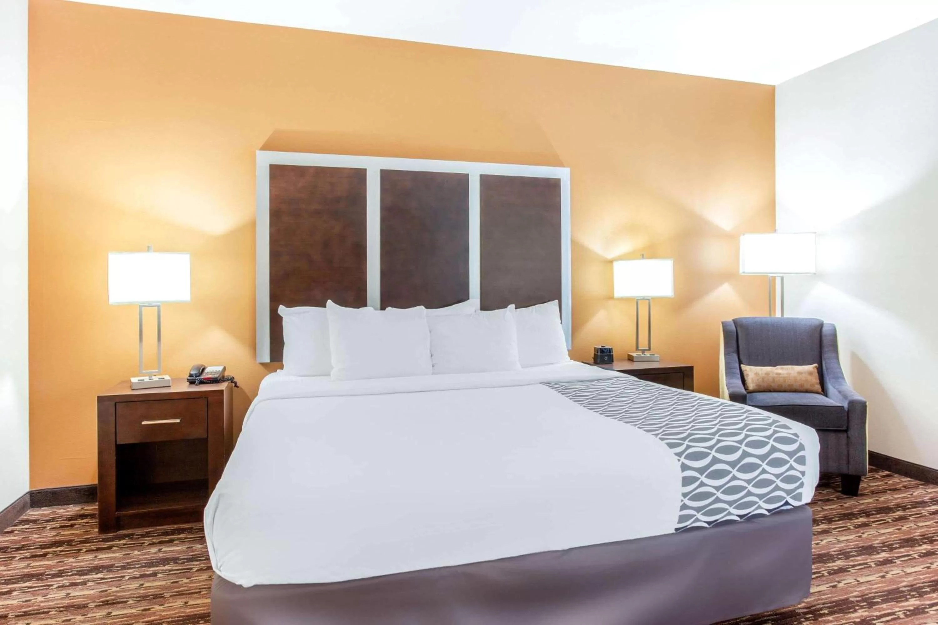 Photo of the whole room, Bed in La Quinta by Wyndham Gonzales TX