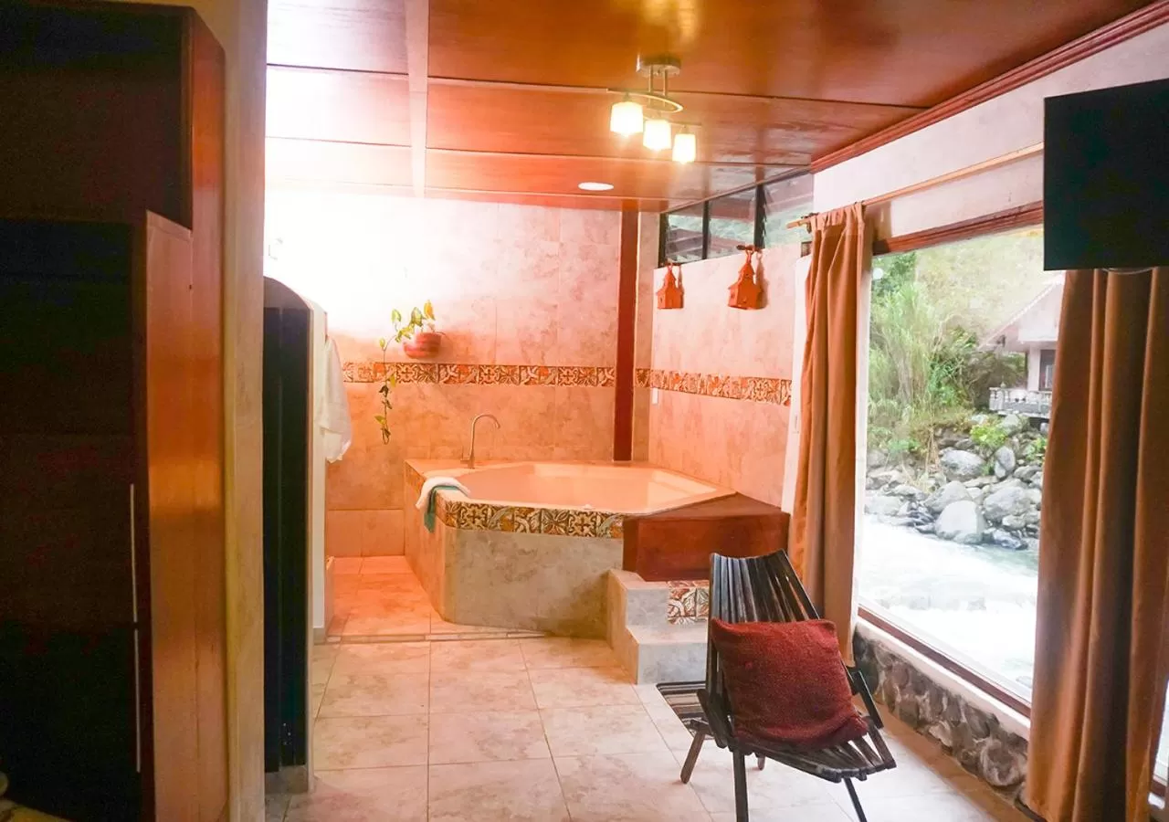 Bathroom in Spa Hosteria Miramelindo