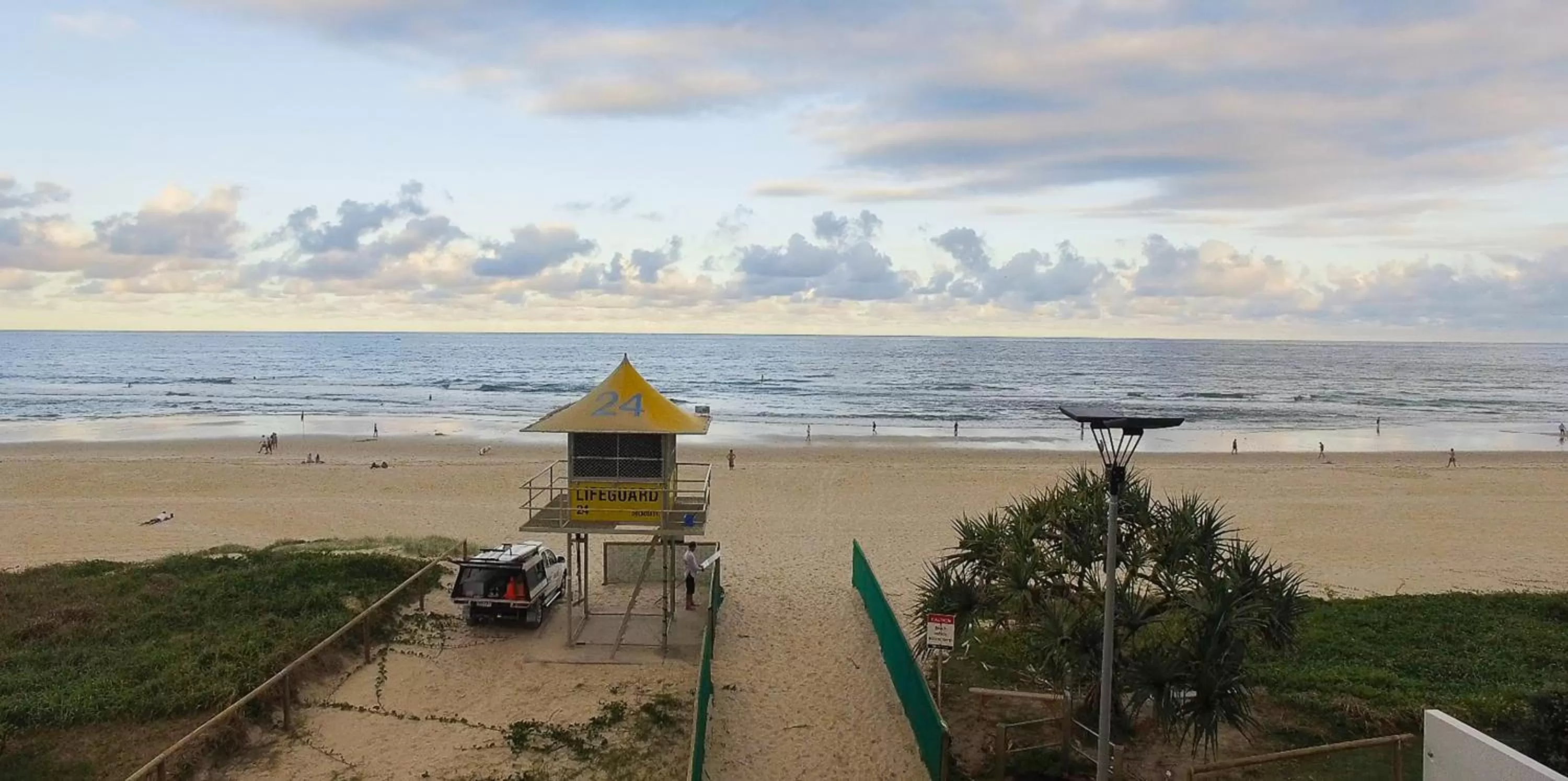 Beach in Albatross North Apartments