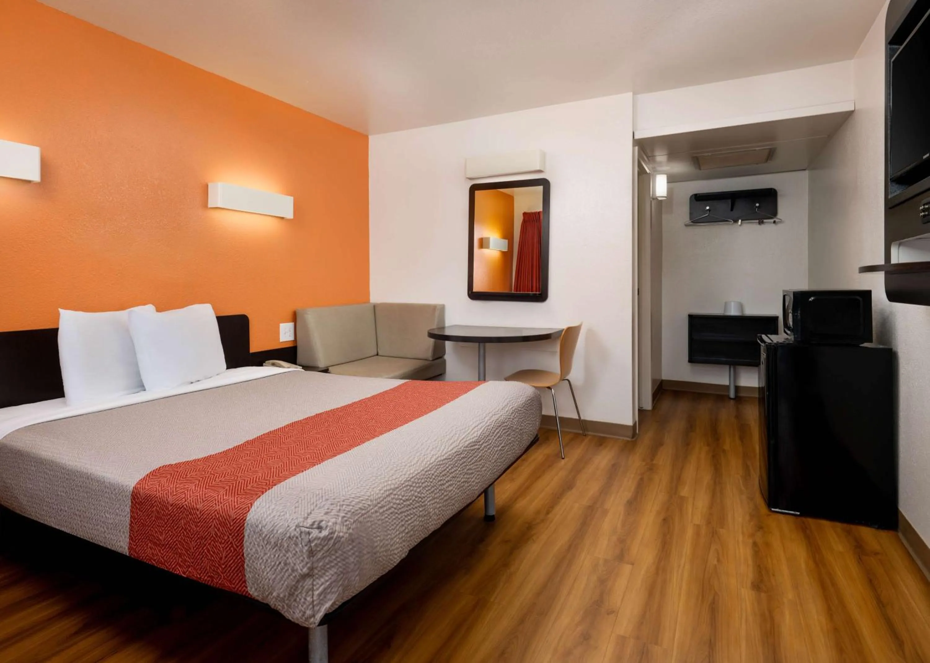 Beach, Bed in Motel 6-Pismo Beach, CA