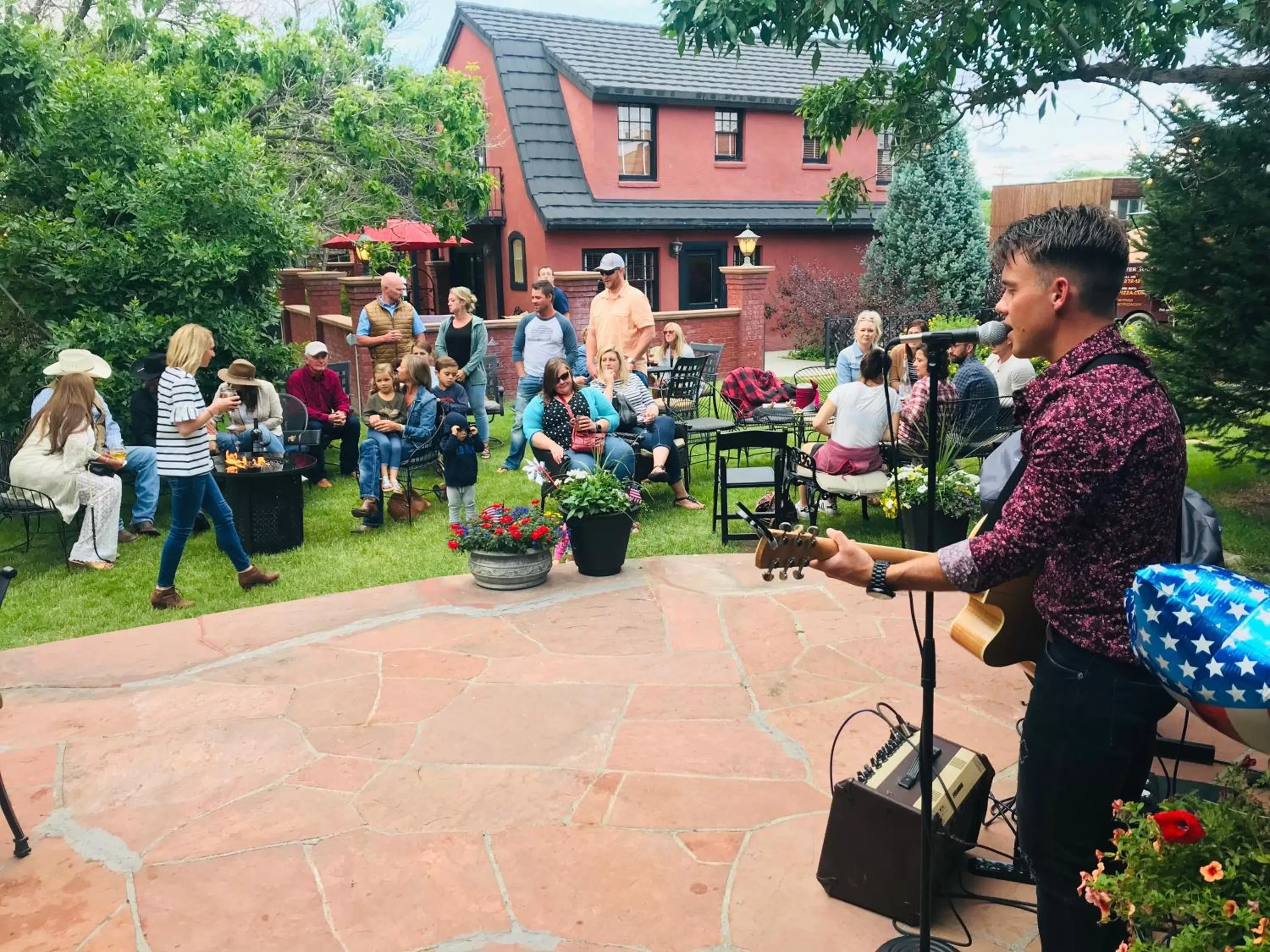 Evening entertainment in Chamberlin Inn