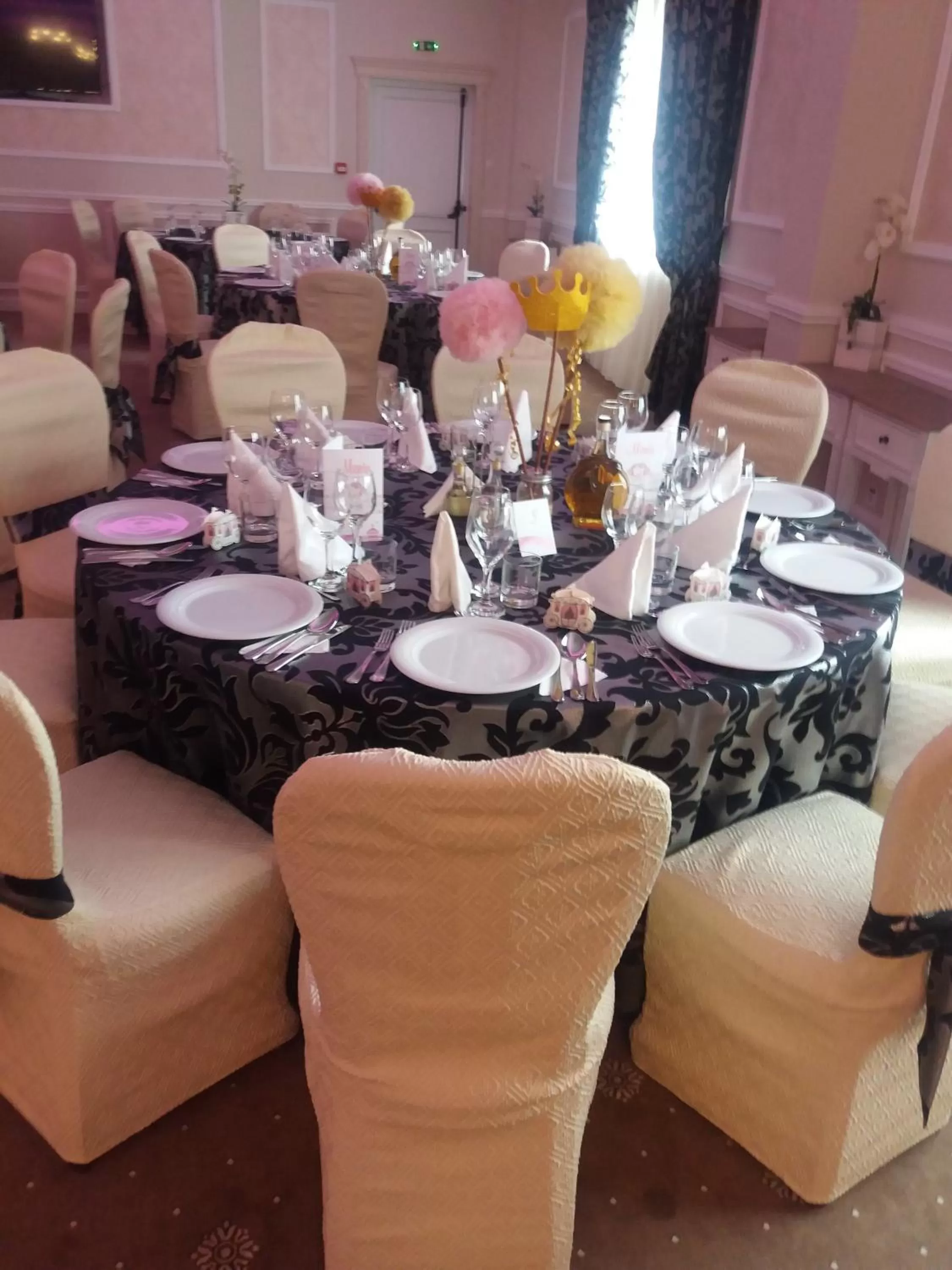 Restaurant/Places to Eat in Vip Motel Restaurant