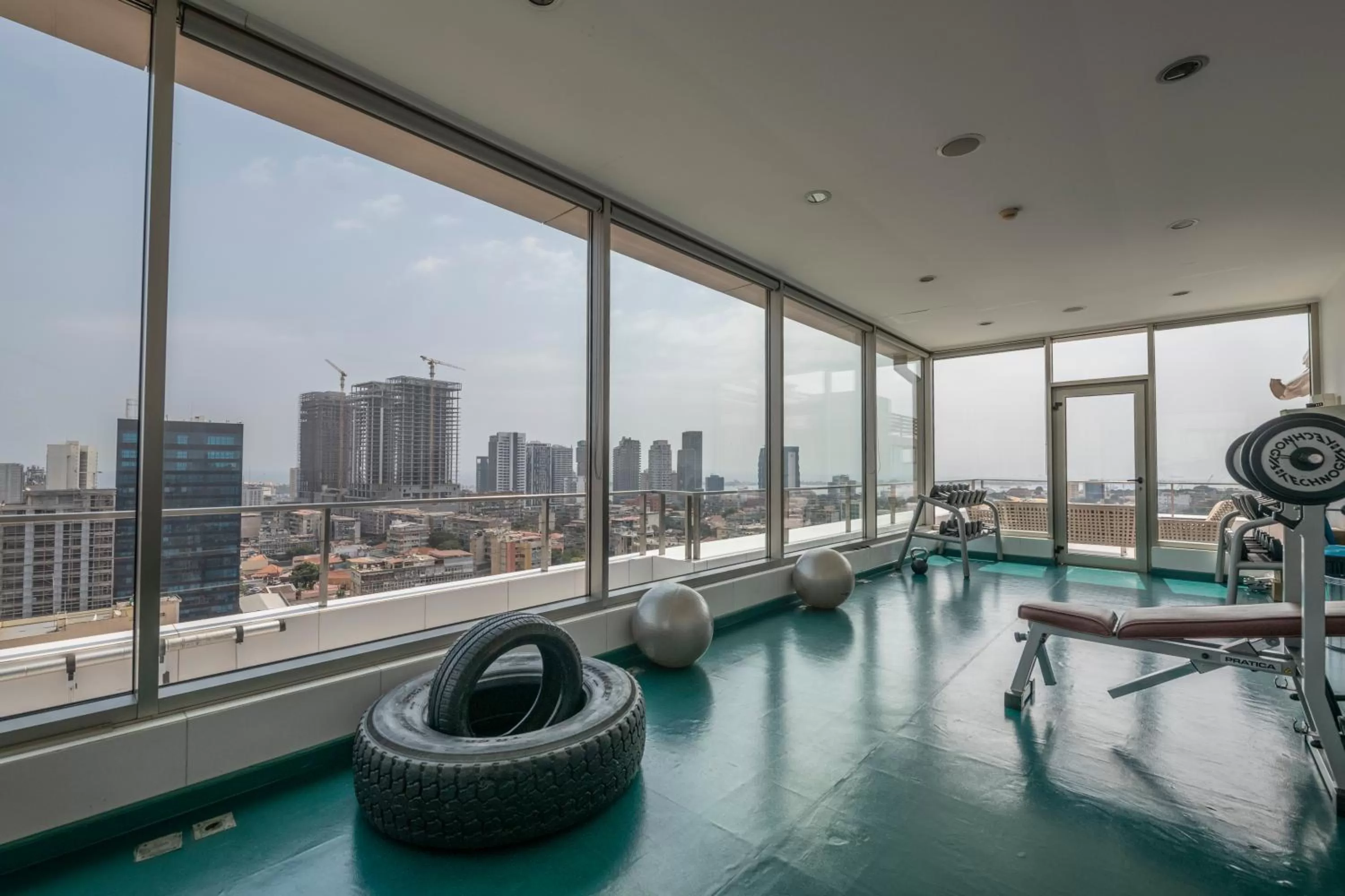 Fitness centre/facilities in RK Suite Hotel