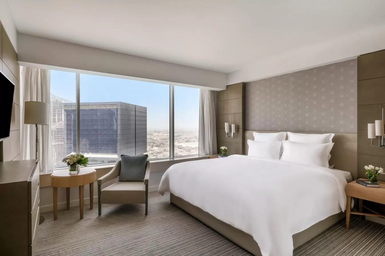 Bedroom, Bed in Pullman Doha West Bay