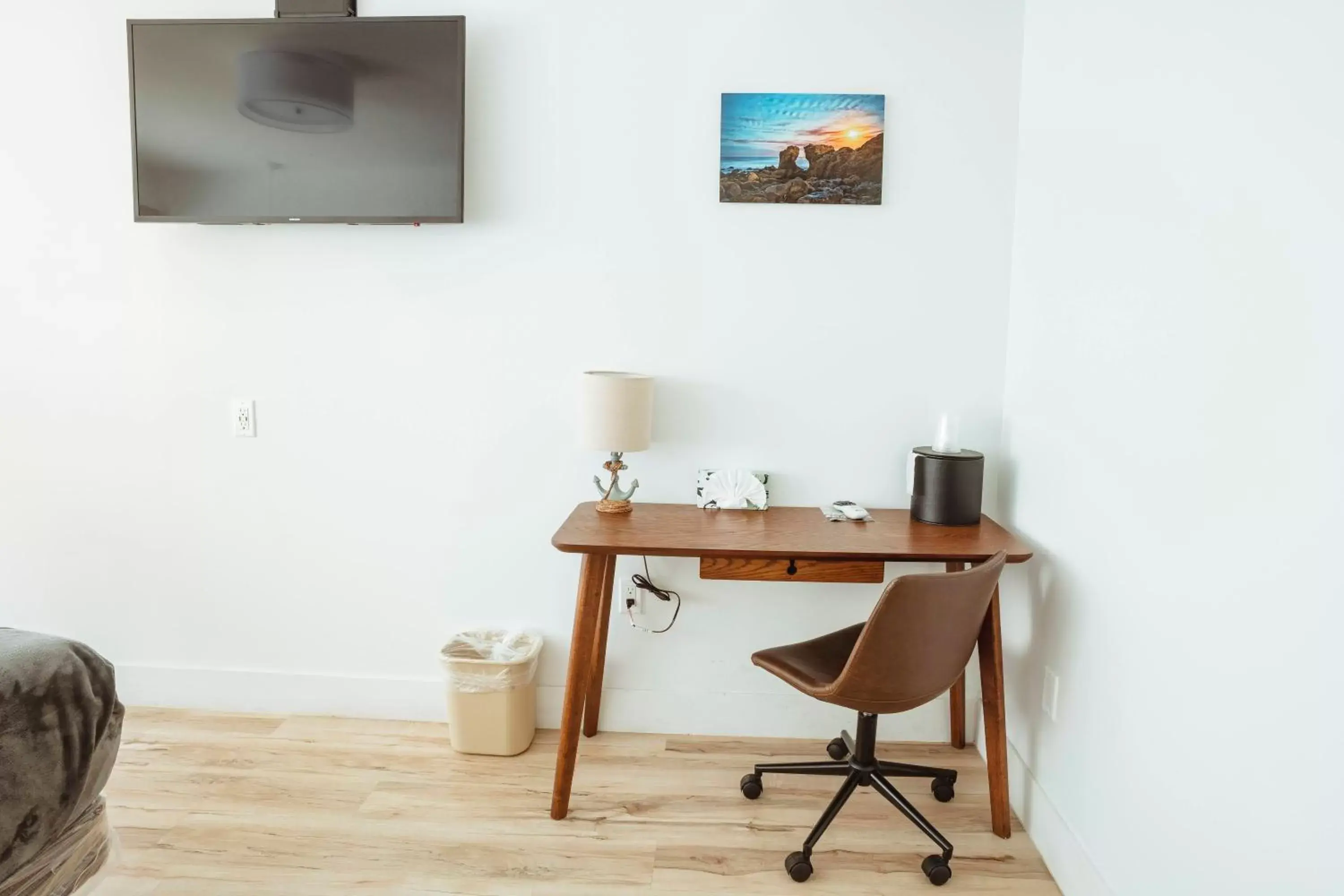 Standard King Room in The Belmont Shore Inn Standard King Room in The Belmont Shore Inn